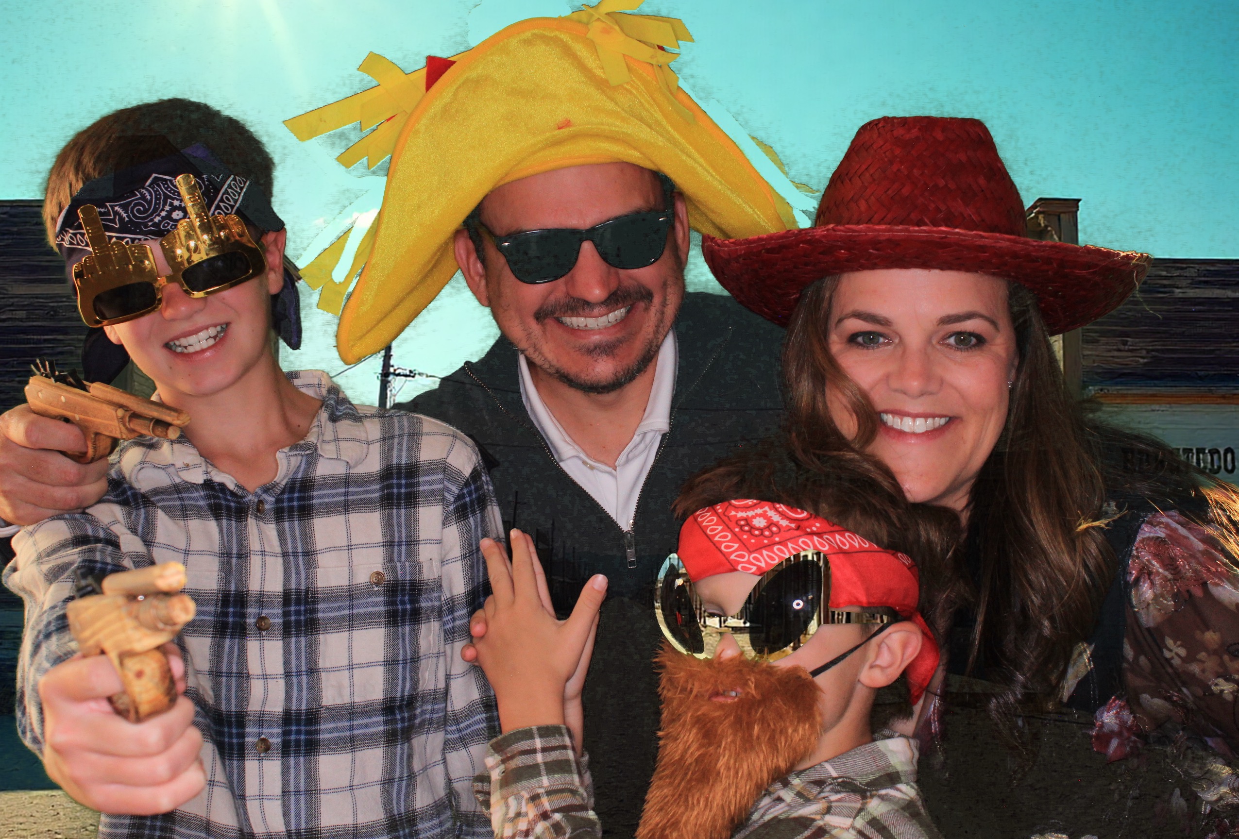 Day Lynn and Justin's Wedding | View more photos from the event at gallery.photoboothbillings.com/u/PhotoBoothBillings/Day-Lynn-and-Justins-Wedding