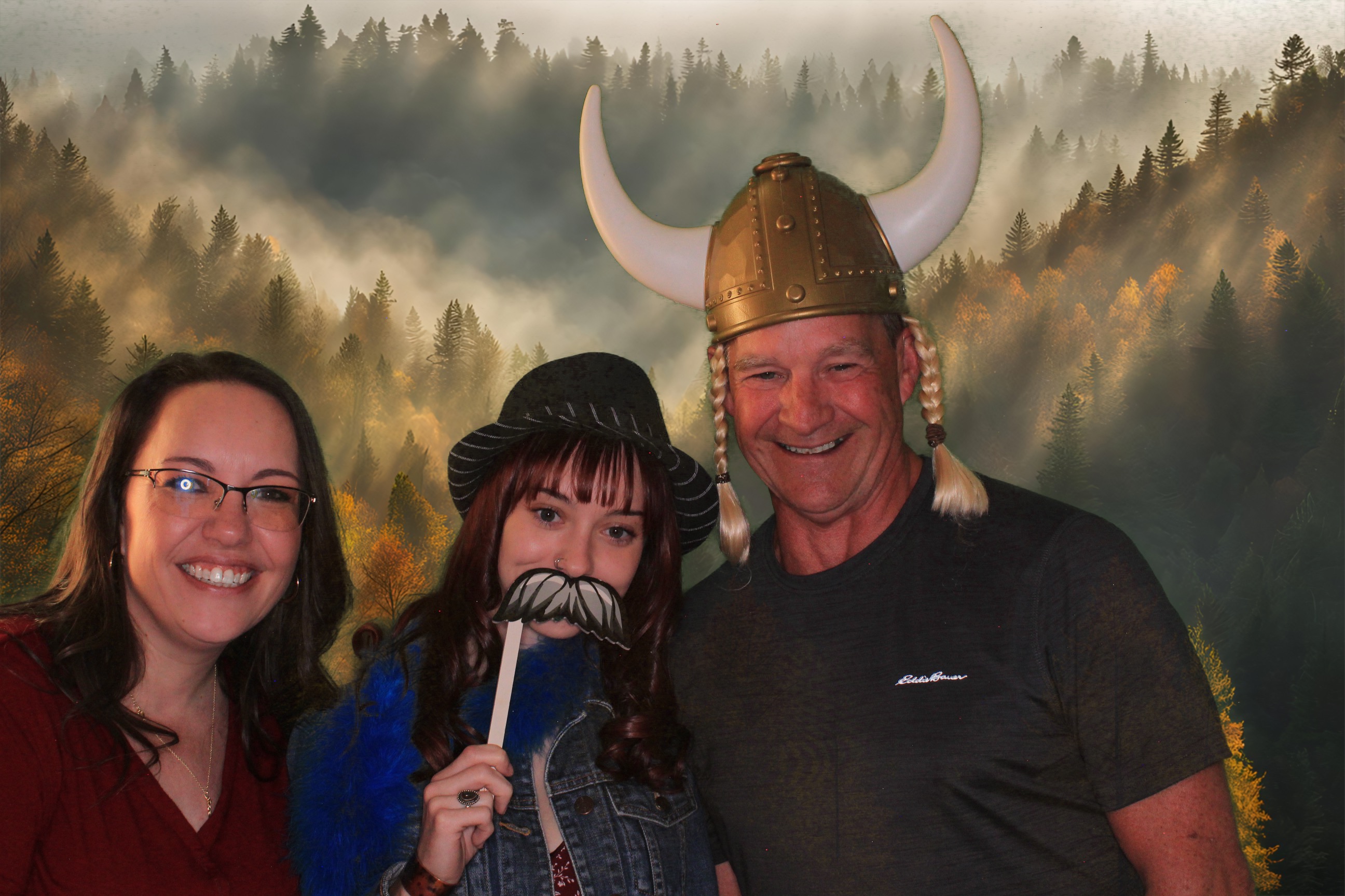 Day Lynn and Justin's Wedding | View more photos from the event at gallery.photoboothbillings.com/u/PhotoBoothBillings/Day-Lynn-and-Justins-Wedding