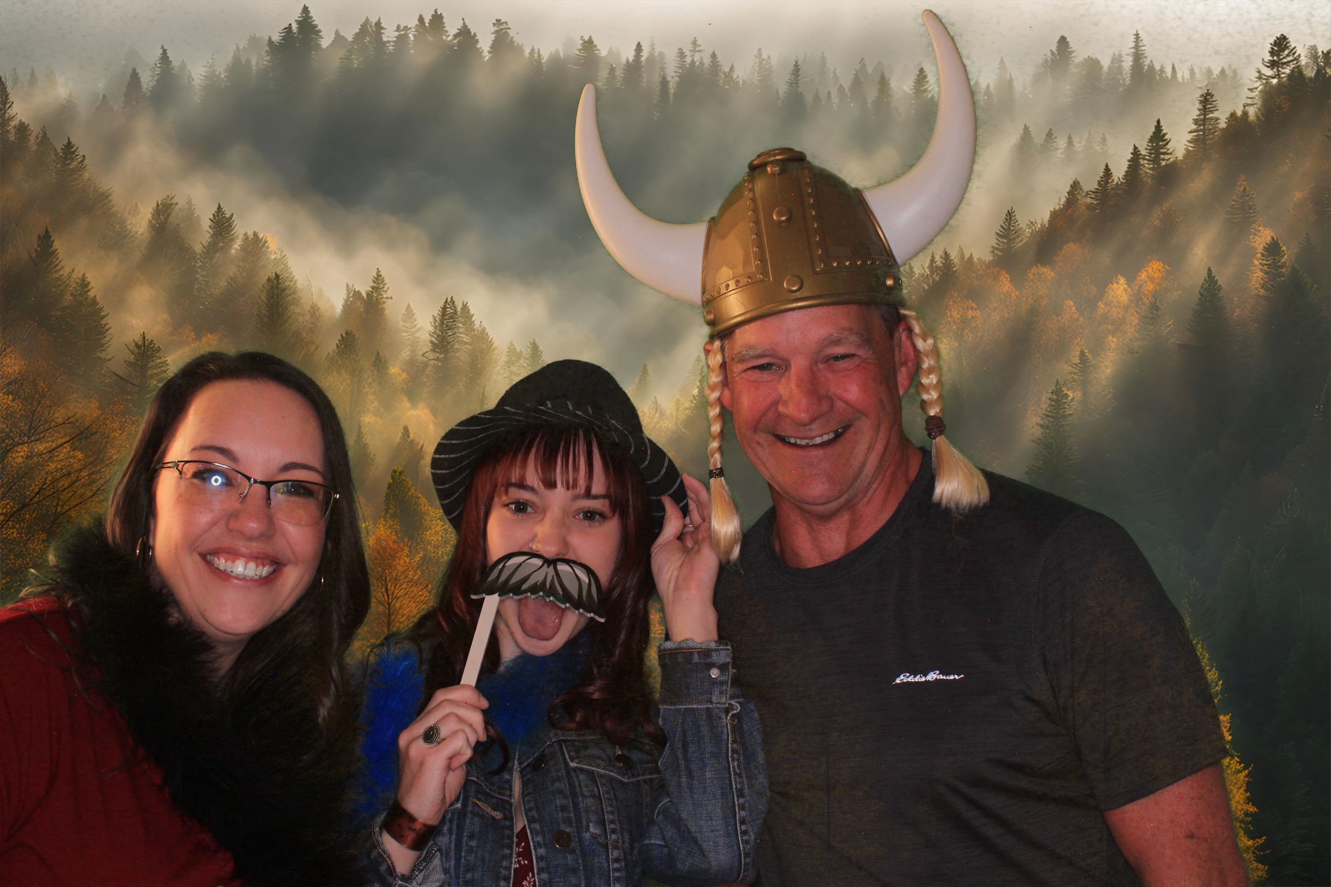 Day Lynn and Justin's Wedding | View more photos from the event at gallery.photoboothbillings.com/u/PhotoBoothBillings/Day-Lynn-and-Justins-Wedding