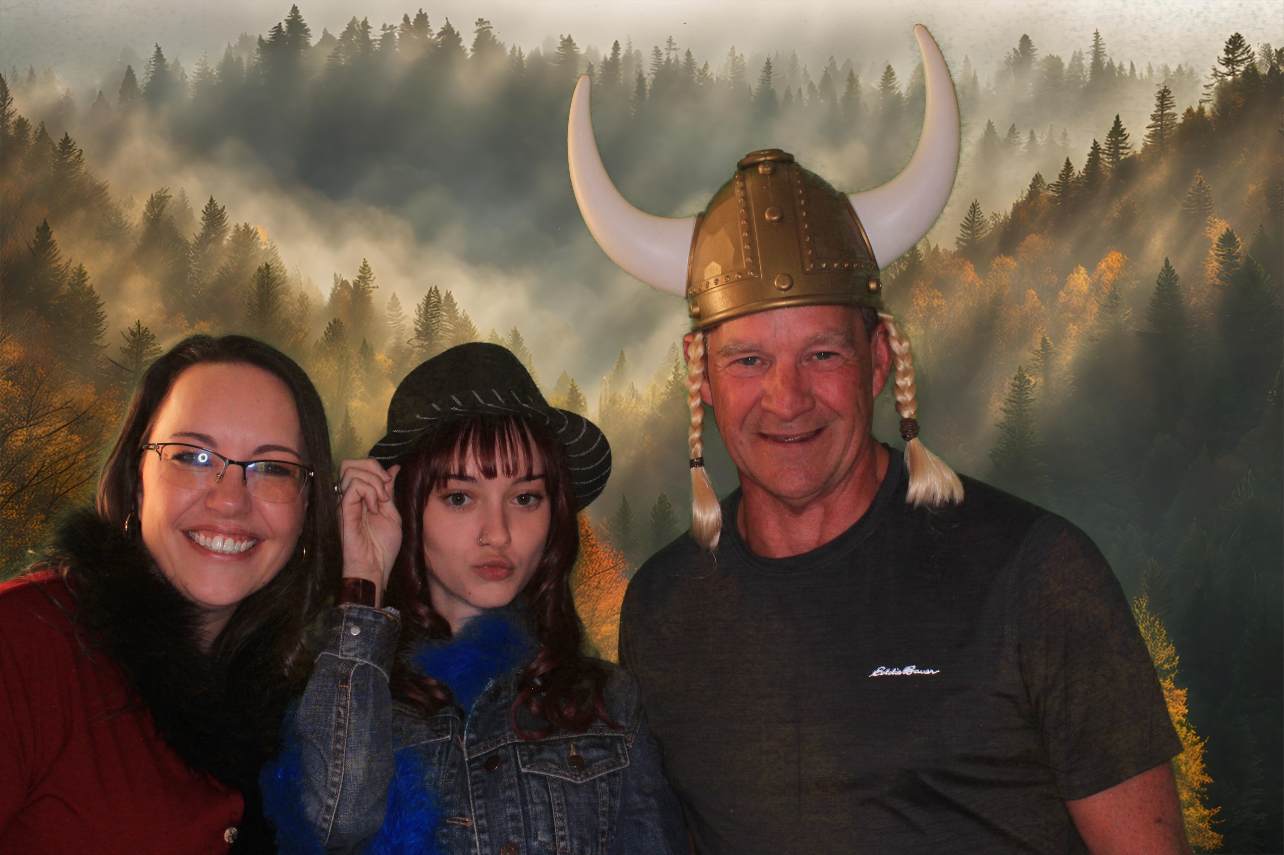 Day Lynn and Justin's Wedding | View more photos from the event at gallery.photoboothbillings.com/u/PhotoBoothBillings/Day-Lynn-and-Justins-Wedding