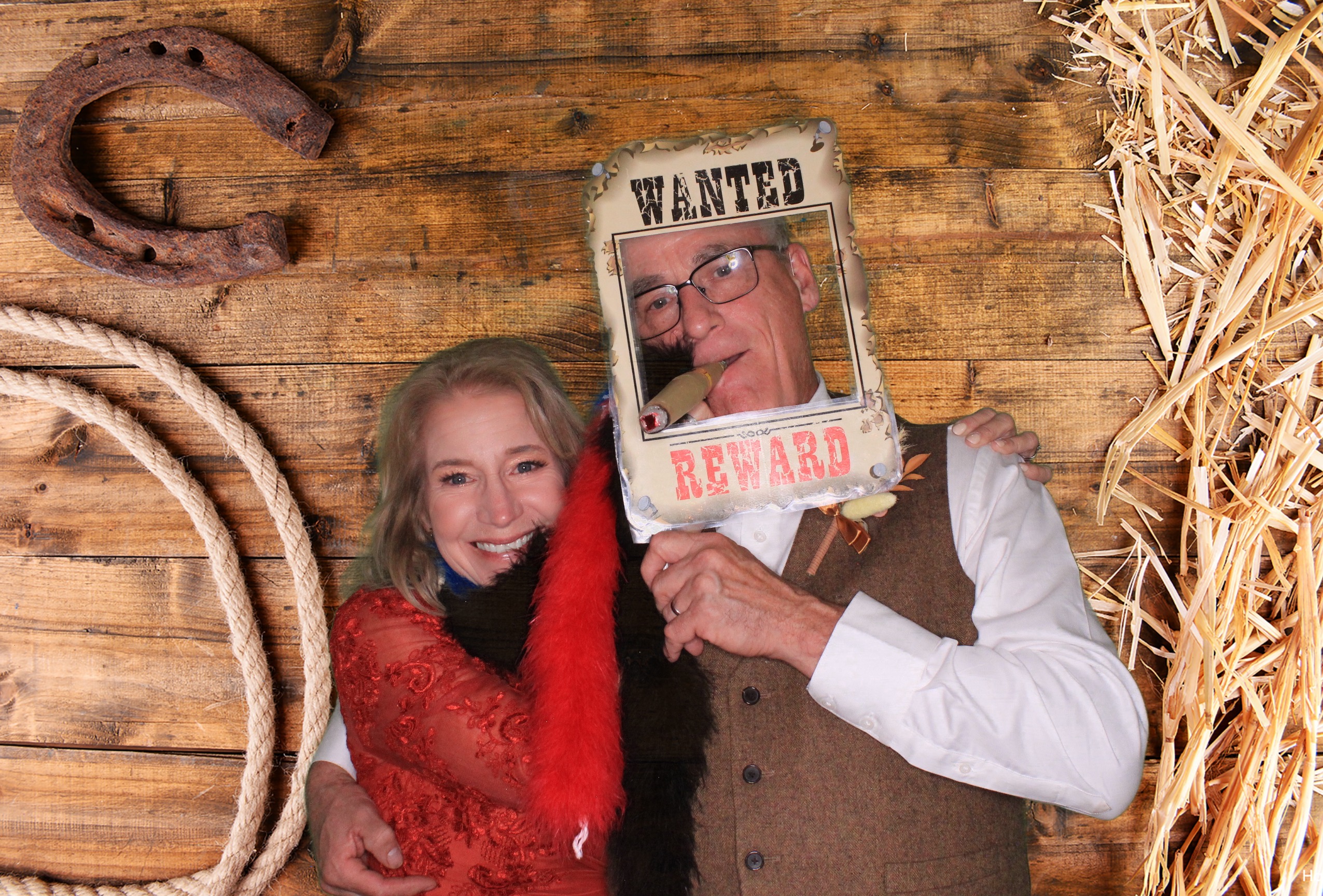 Day Lynn and Justin's Wedding | View more photos from the event at gallery.photoboothbillings.com/u/PhotoBoothBillings/Day-Lynn-and-Justins-Wedding