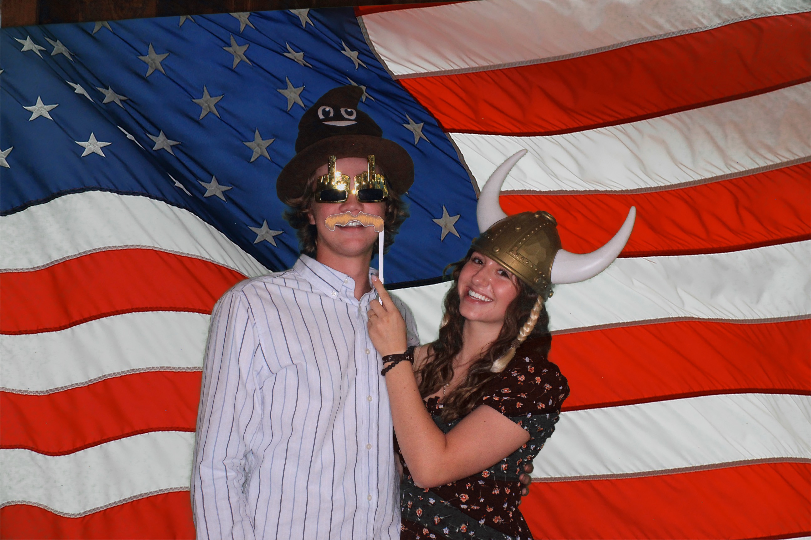 Day Lynn and Justin's Wedding | View more photos from the event at gallery.photoboothbillings.com/u/PhotoBoothBillings/Day-Lynn-and-Justins-Wedding