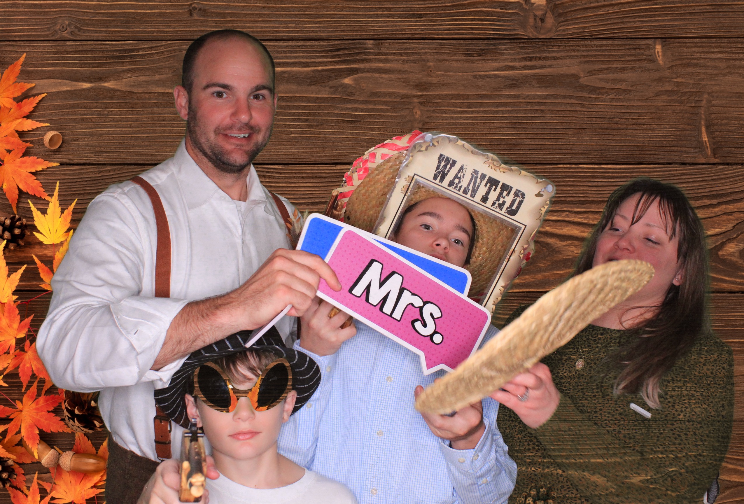 Day Lynn and Justin's Wedding | View more photos from the event at gallery.photoboothbillings.com/u/PhotoBoothBillings/Day-Lynn-and-Justins-Wedding