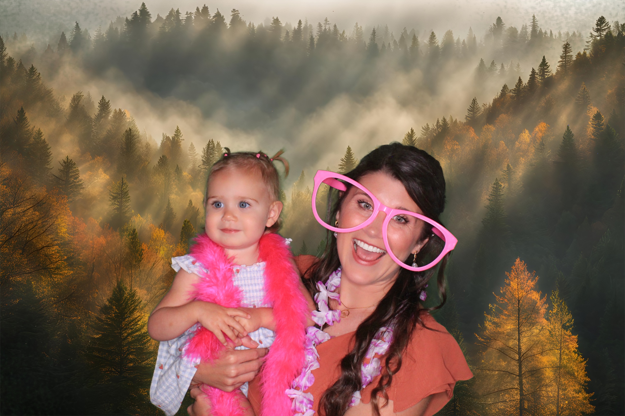 Day Lynn and Justin's Wedding | View more photos from the event at gallery.photoboothbillings.com/u/PhotoBoothBillings/Day-Lynn-and-Justins-Wedding