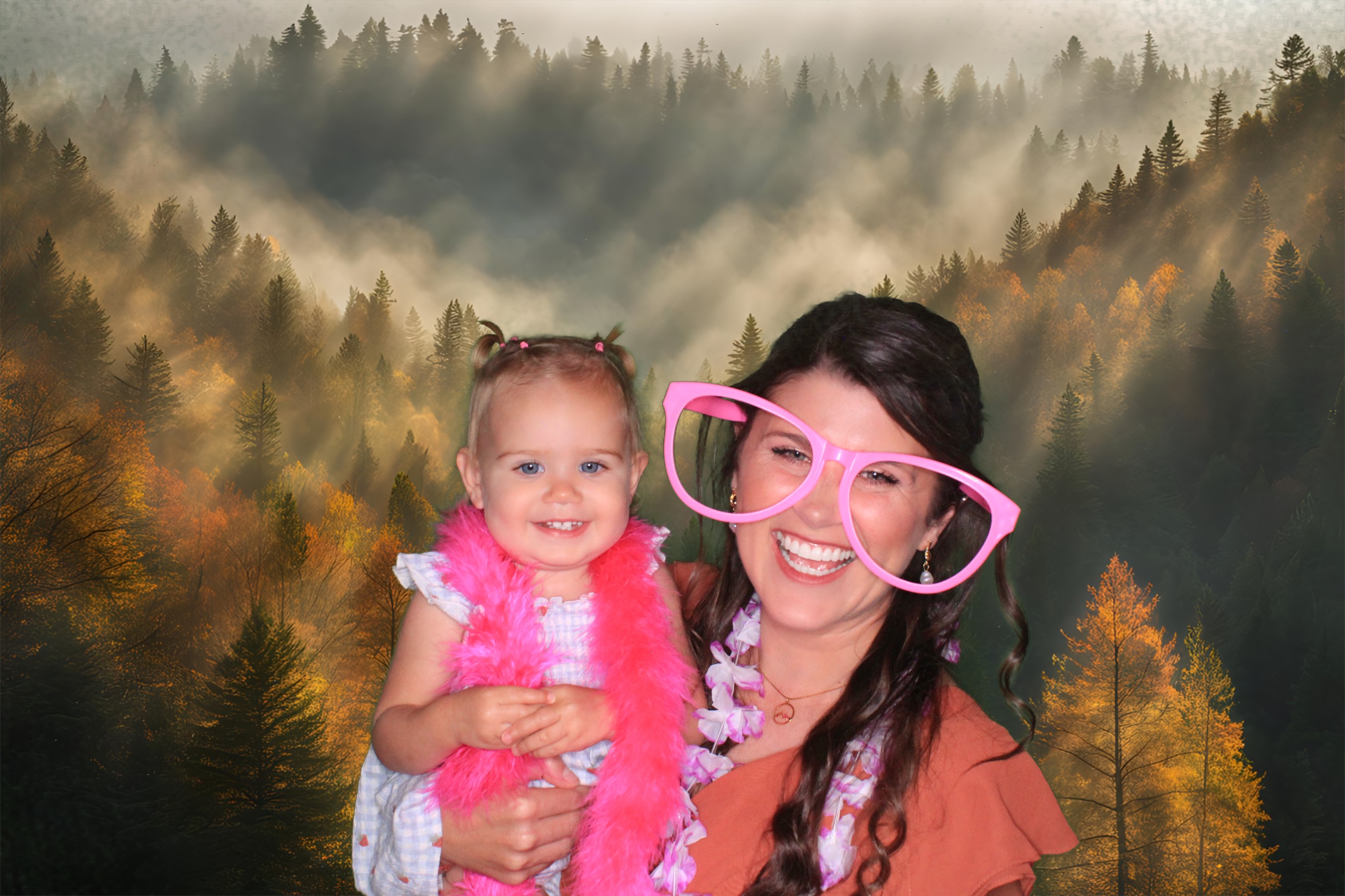 Day Lynn and Justin's Wedding | View more photos from the event at gallery.photoboothbillings.com/u/PhotoBoothBillings/Day-Lynn-and-Justins-Wedding