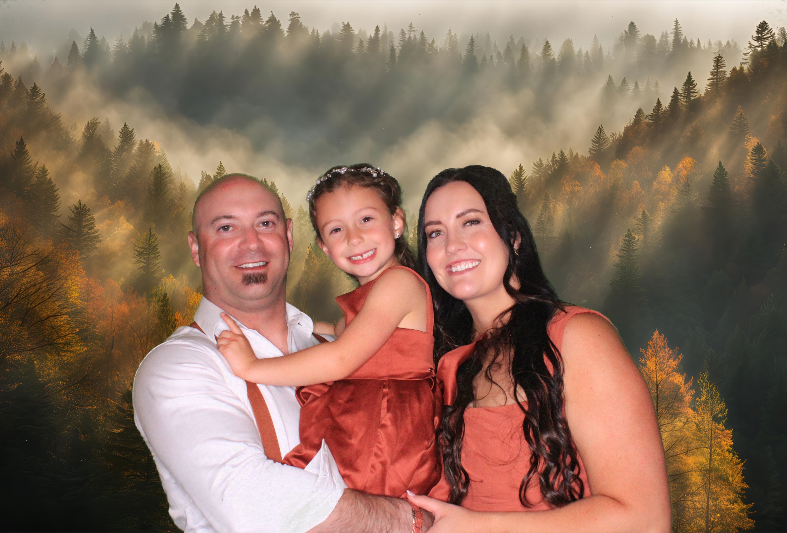 Day Lynn and Justin's Wedding | View more photos from the event at gallery.photoboothbillings.com/u/PhotoBoothBillings/Day-Lynn-and-Justins-Wedding