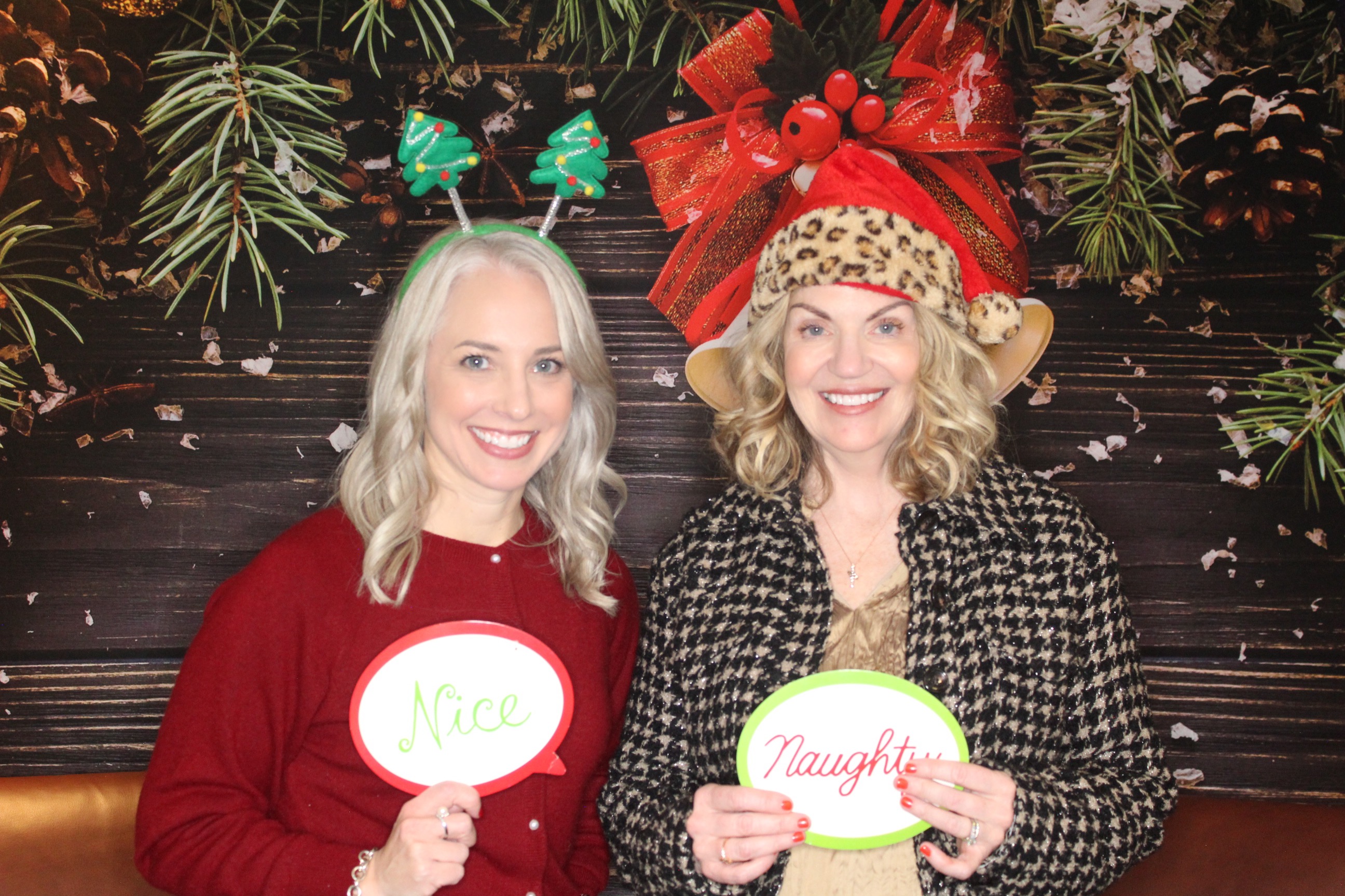 Goldsmith Gallery Holiday Party | View more photos from the event at gallery.photoboothbillings.com/u/PhotoBoothBillings/Goldsmith-Gallery-Holiday-Party