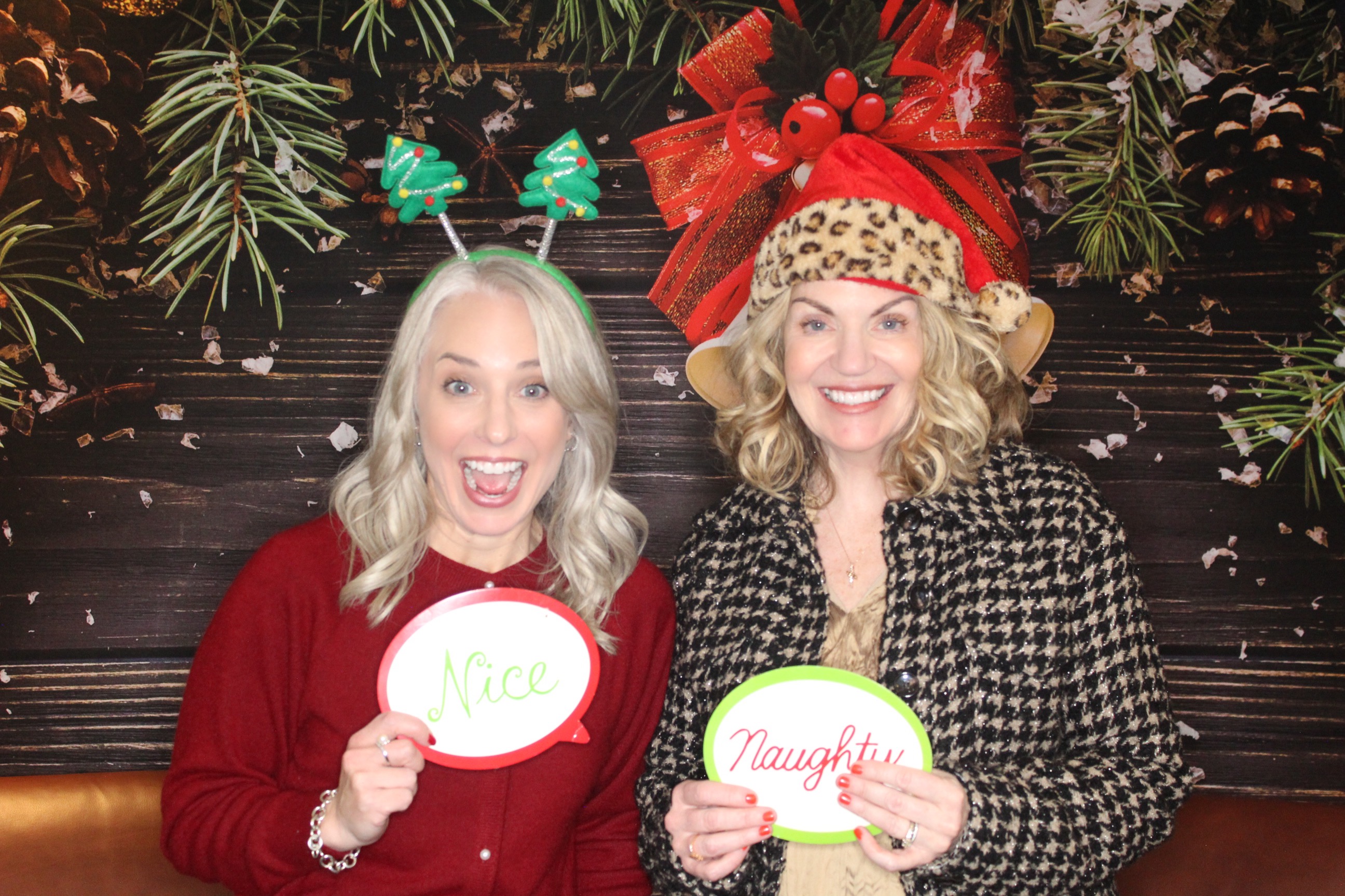 Goldsmith Gallery Holiday Party | View more photos from the event at gallery.photoboothbillings.com/u/PhotoBoothBillings/Goldsmith-Gallery-Holiday-Party