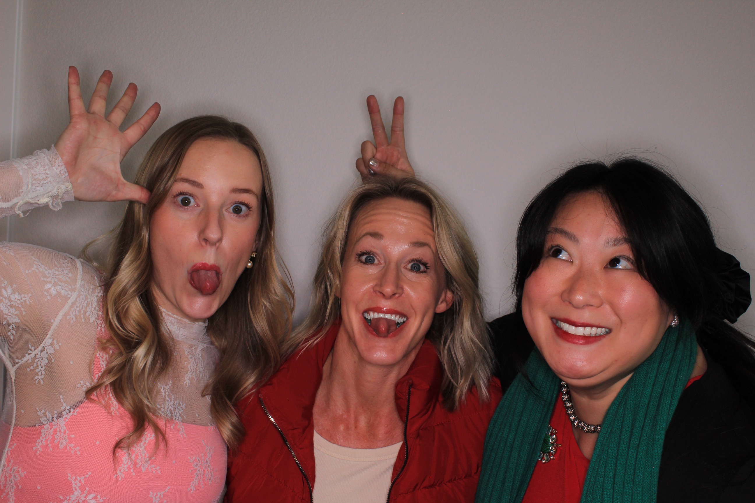 House of Colour | View more photos from the event at gallery.photoboothbillings.com/u/PhotoBoothBillings/House-of-Colour