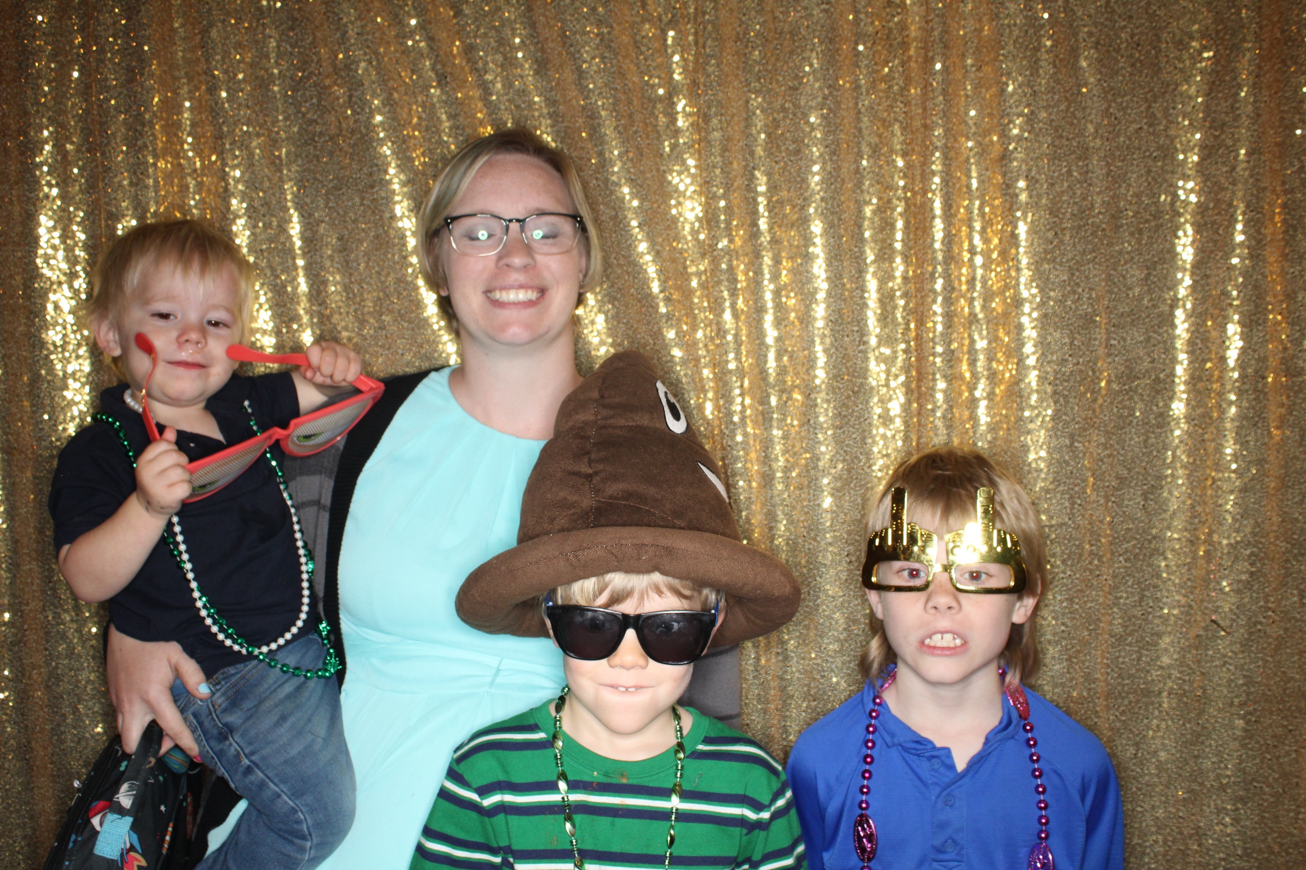 McKenzie and Michael's Wedding | View more photos from the event at gallery.photoboothbillings.com/u/PhotoBoothBillings/McKenzie-and-Michaels-Wedding