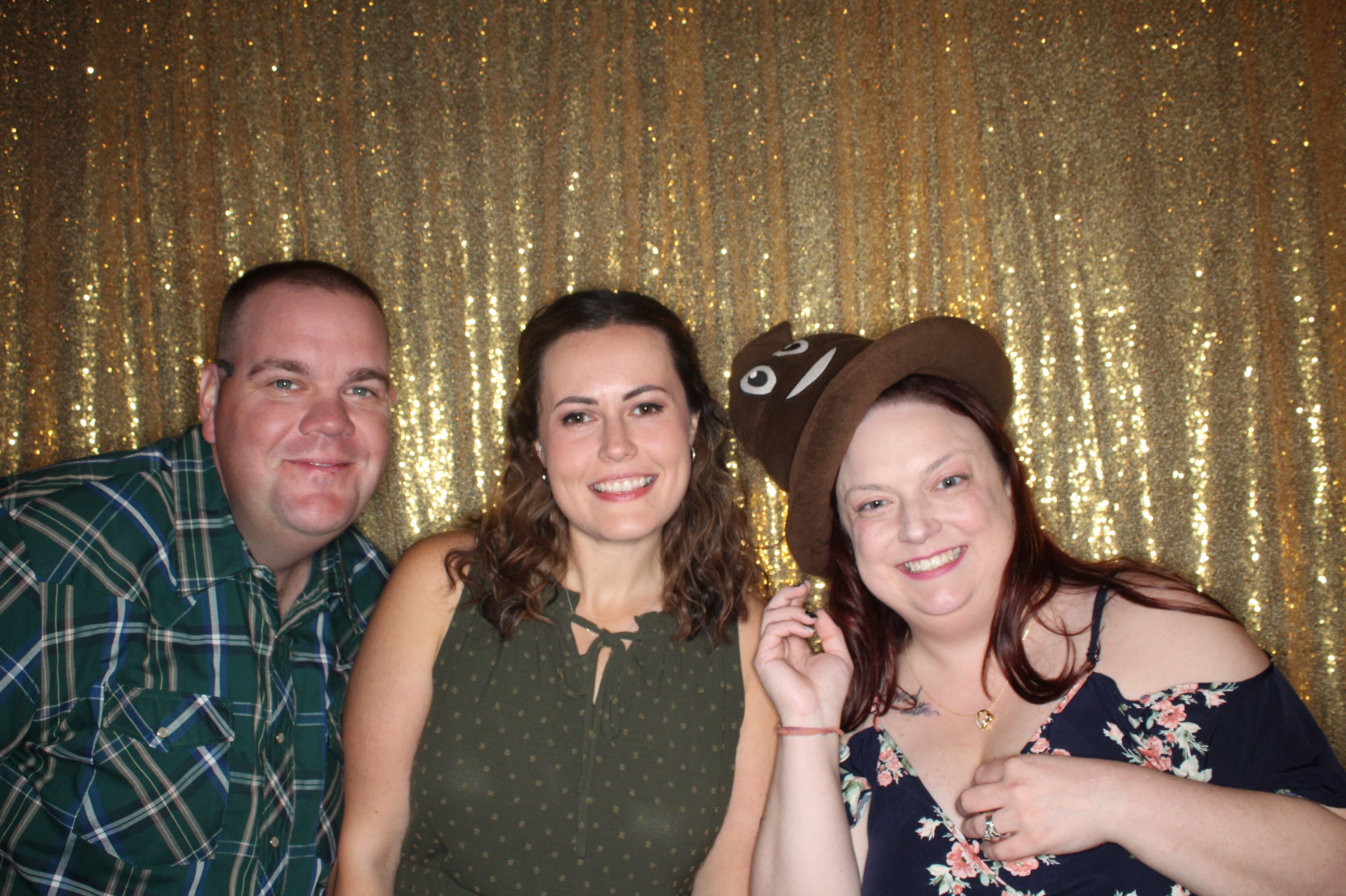 McKenzie and Michael's Wedding | View more photos from the event at gallery.photoboothbillings.com/u/PhotoBoothBillings/McKenzie-and-Michaels-Wedding