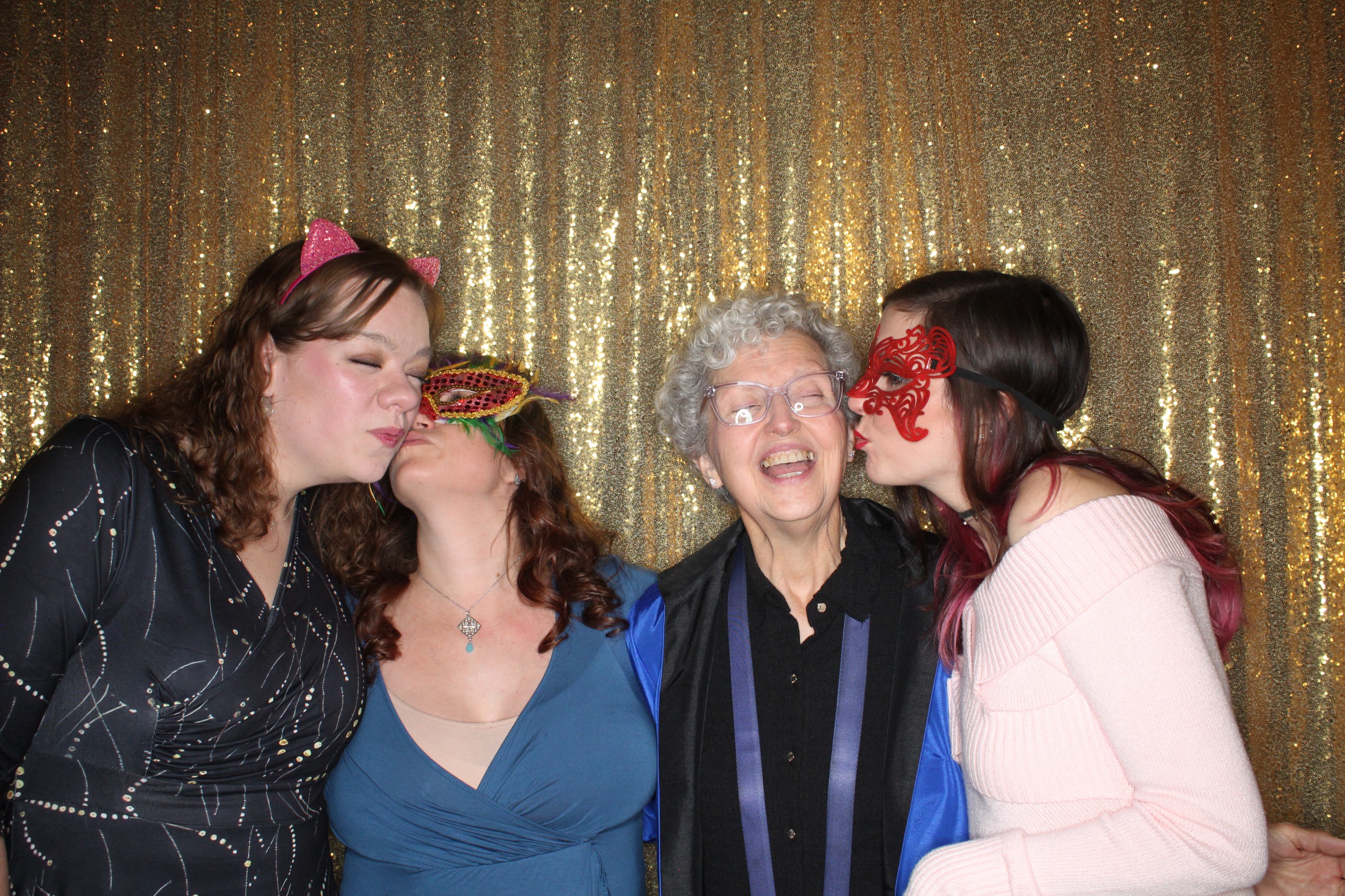 McKenzie and Michael's Wedding | View more photos from the event at gallery.photoboothbillings.com/u/PhotoBoothBillings/McKenzie-and-Michaels-Wedding