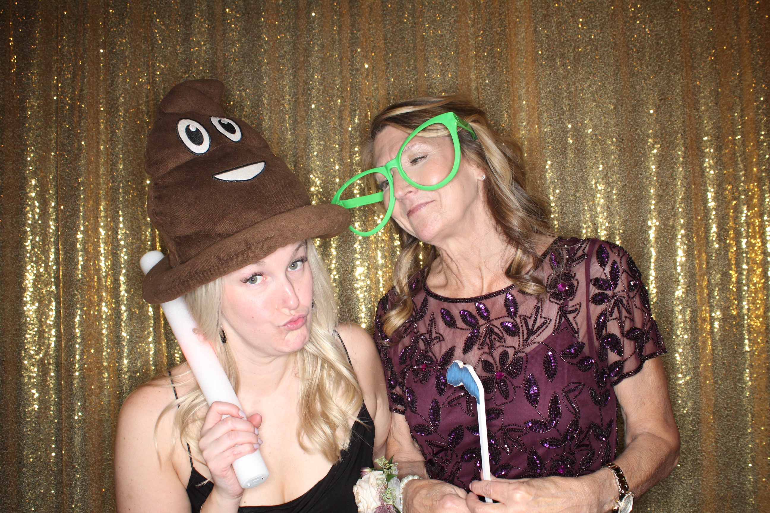 McKenzie and Michael's Wedding | View more photos from the event at gallery.photoboothbillings.com/u/PhotoBoothBillings/McKenzie-and-Michaels-Wedding