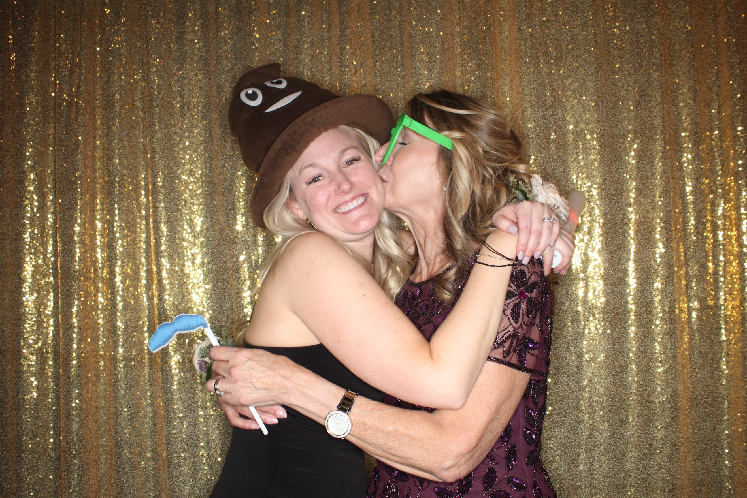 McKenzie and Michael's Wedding | View more photos from the event at gallery.photoboothbillings.com/u/PhotoBoothBillings/McKenzie-and-Michaels-Wedding