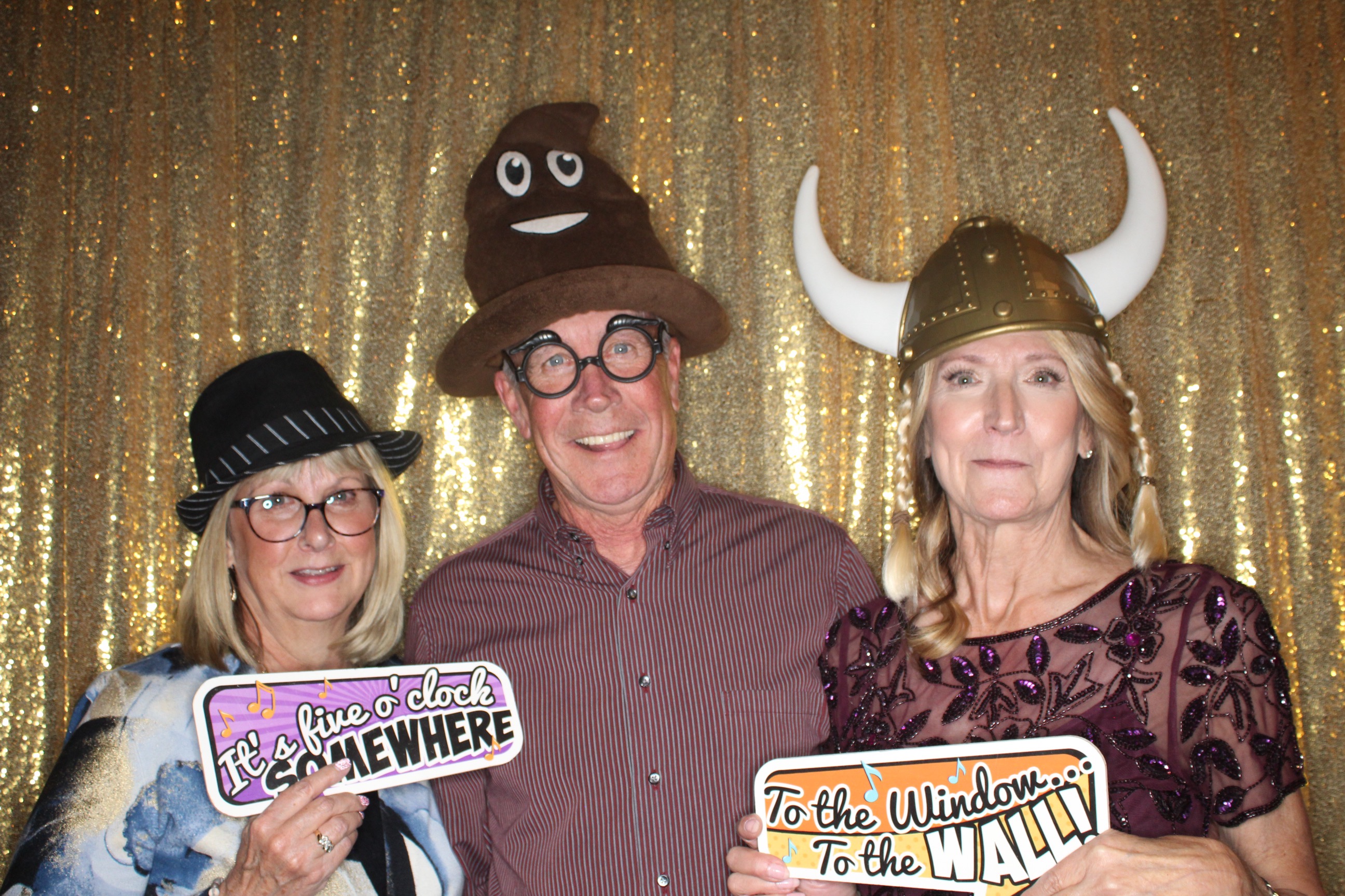 McKenzie and Michael's Wedding | View more photos from the event at gallery.photoboothbillings.com/u/PhotoBoothBillings/McKenzie-and-Michaels-Wedding