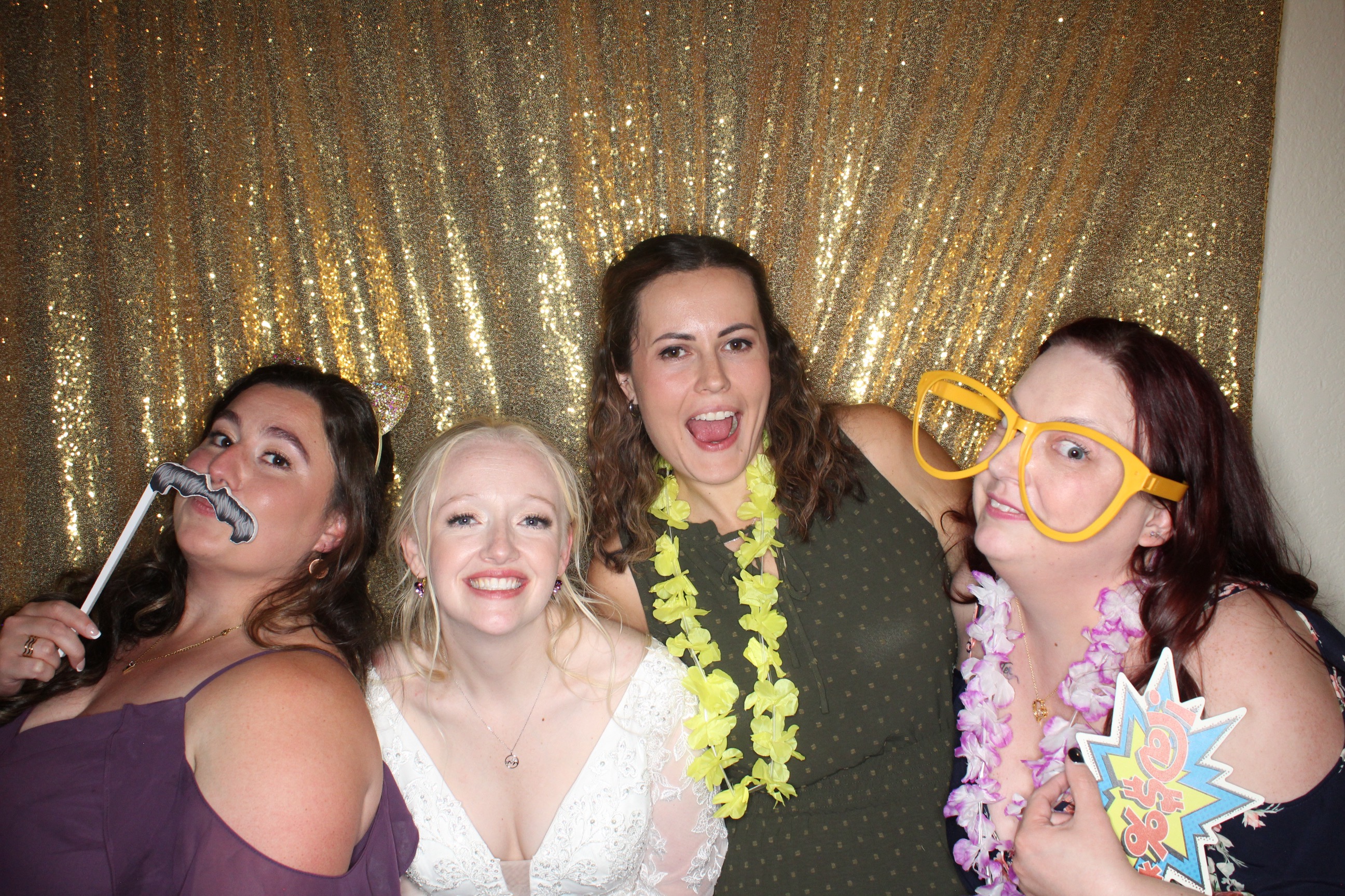 McKenzie and Michael's Wedding | View more photos from the event at gallery.photoboothbillings.com/u/PhotoBoothBillings/McKenzie-and-Michaels-Wedding