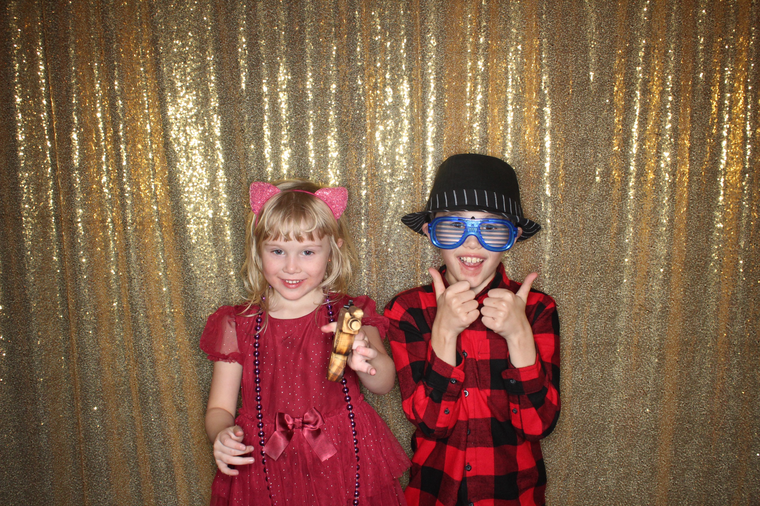 McKenzie and Michael's Wedding | View more photos from the event at gallery.photoboothbillings.com/u/PhotoBoothBillings/McKenzie-and-Michaels-Wedding