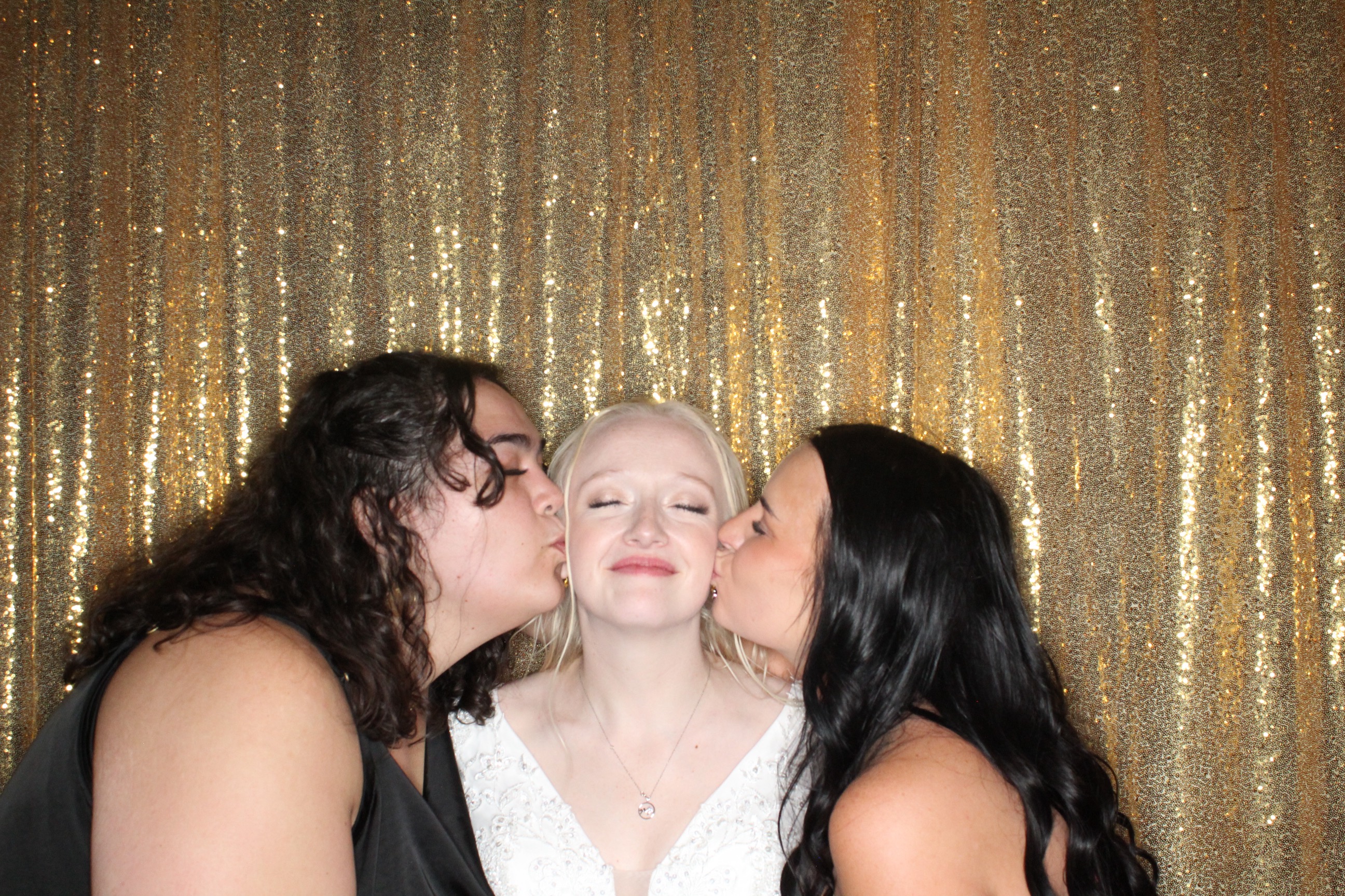 McKenzie and Michael's Wedding | View more photos from the event at gallery.photoboothbillings.com/u/PhotoBoothBillings/McKenzie-and-Michaels-Wedding