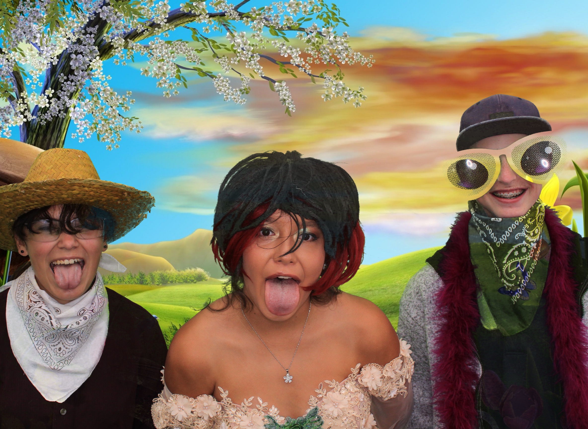 Nadezhda's Quinceanera  | View more photos from the event at gallery.photoboothbillings.com/u/PhotoBoothBillings/Nadezhdas-Quinceanera