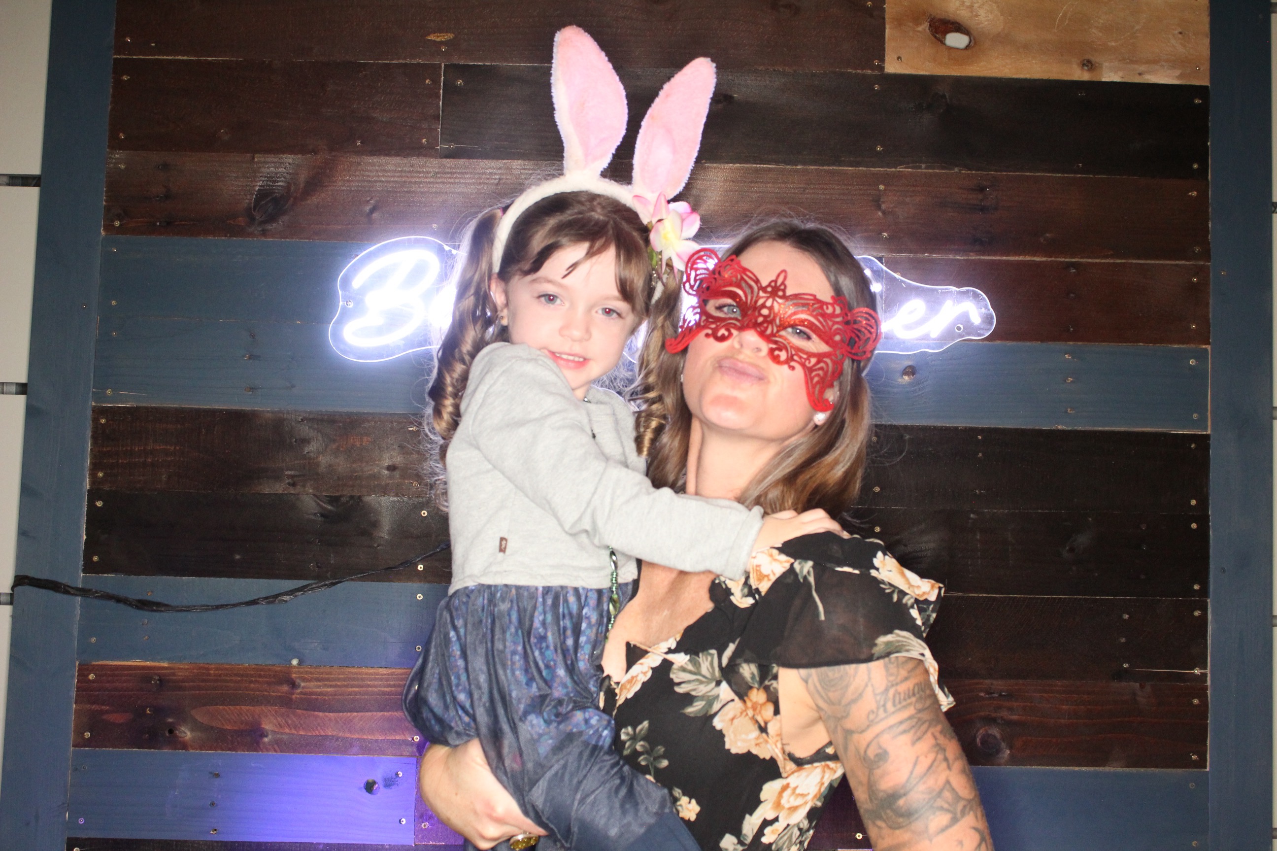 Nichole and Brandon's Wedding | View more photos from the event at gallery.photoboothbillings.com/u/PhotoBoothBillings/Nichole-and-Brandons-Wedding