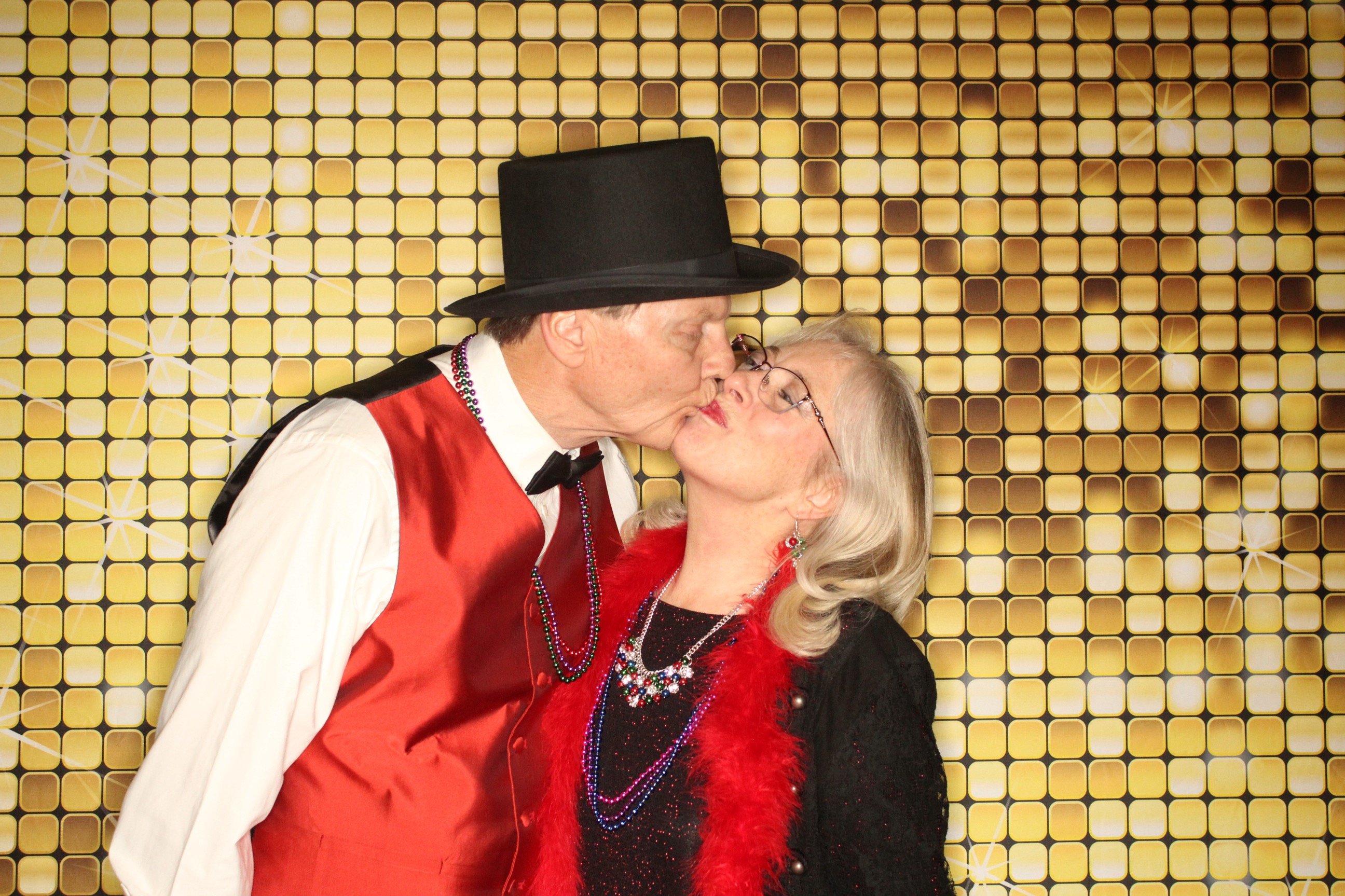 Phillips 66 Holiday Party | View more photos from the event at gallery.photoboothbillings.com/u/PhotoBoothBillings/Phillips-66-Holiday-Party-0