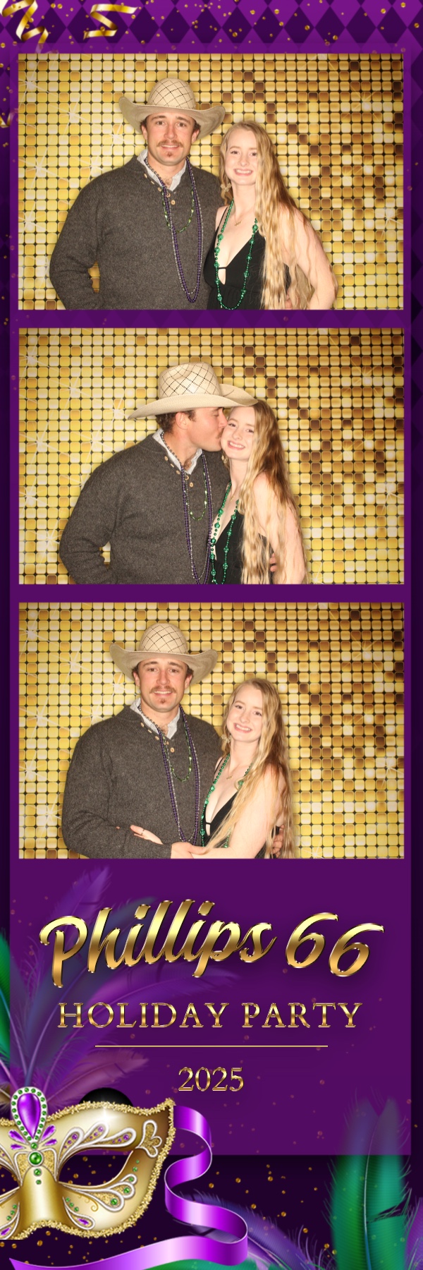 Phillips 66 Holiday Party | View more photos from the event at gallery.photoboothbillings.com/u/PhotoBoothBillings/Phillips-66-Holiday-Party-0