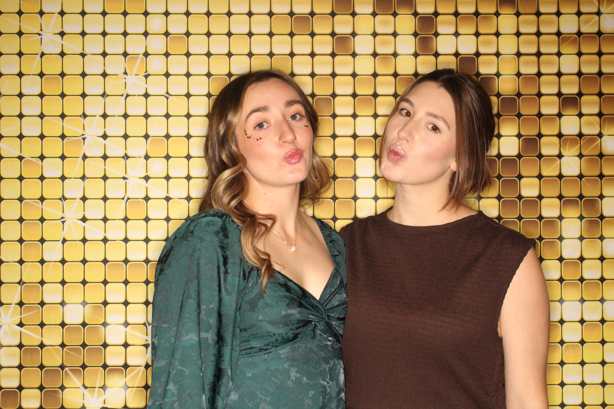 Phillips 66 Holiday Party | View more photos from the event at gallery.photoboothbillings.com/u/PhotoBoothBillings/Phillips-66-Holiday-Party-0