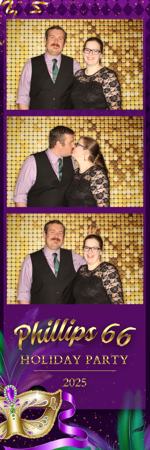 Phillips 66 Holiday Party | View more photos from the event at gallery.photoboothbillings.com/u/PhotoBoothBillings/Phillips-66-Holiday-Party-0