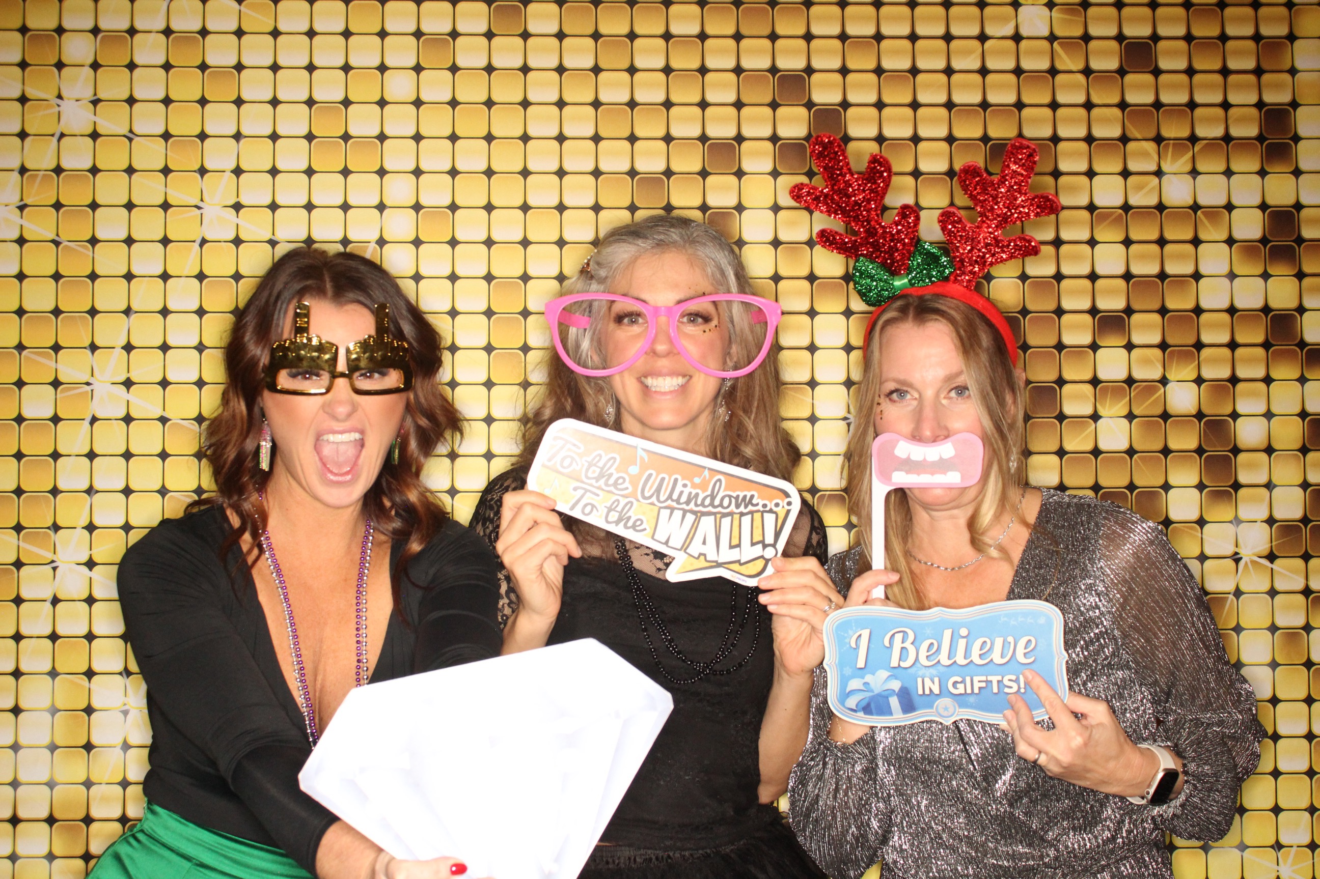 Phillips 66 Holiday Party | View more photos from the event at gallery.photoboothbillings.com/u/PhotoBoothBillings/Phillips-66-Holiday-Party-0