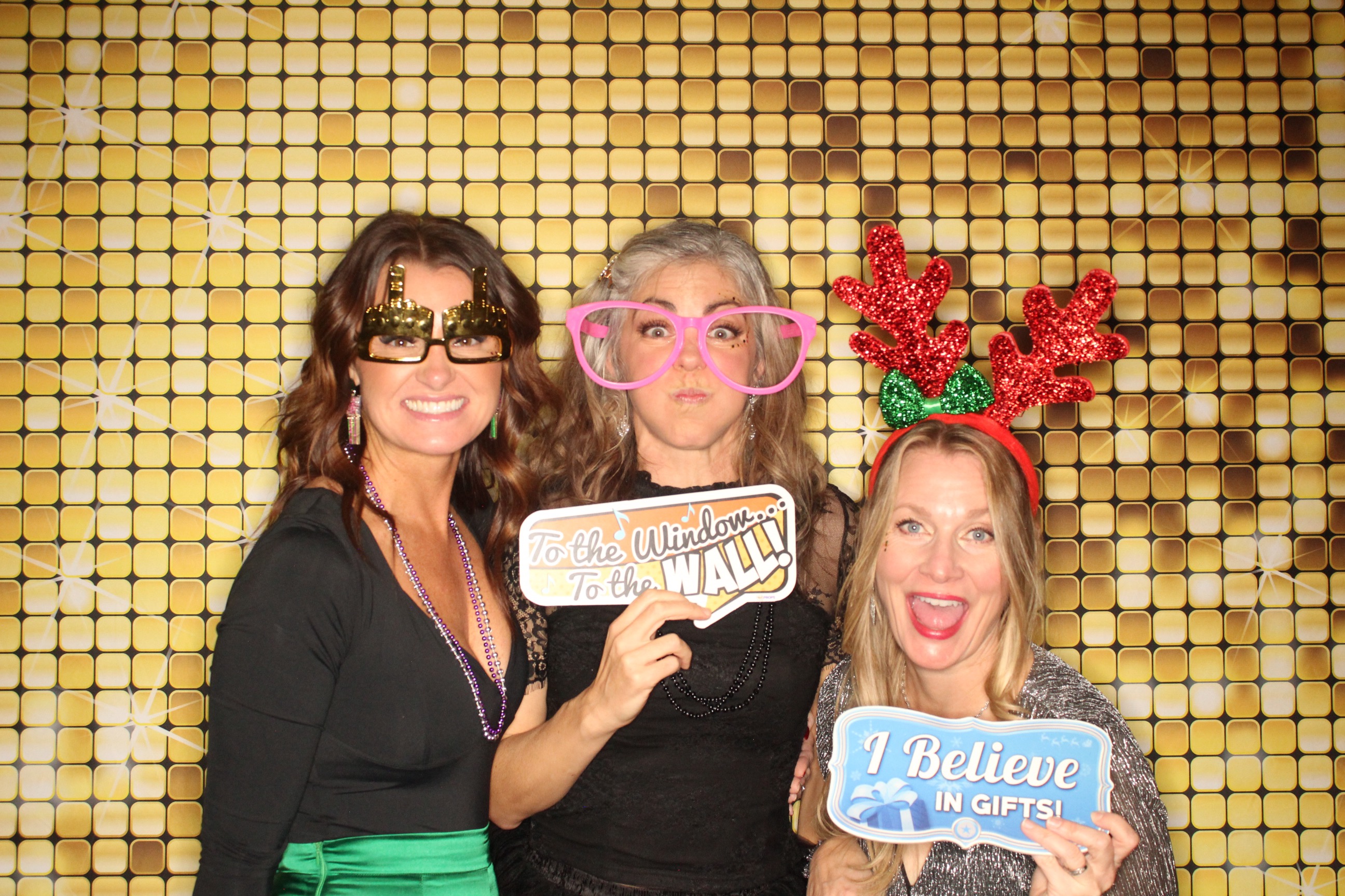 Phillips 66 Holiday Party | View more photos from the event at gallery.photoboothbillings.com/u/PhotoBoothBillings/Phillips-66-Holiday-Party-0