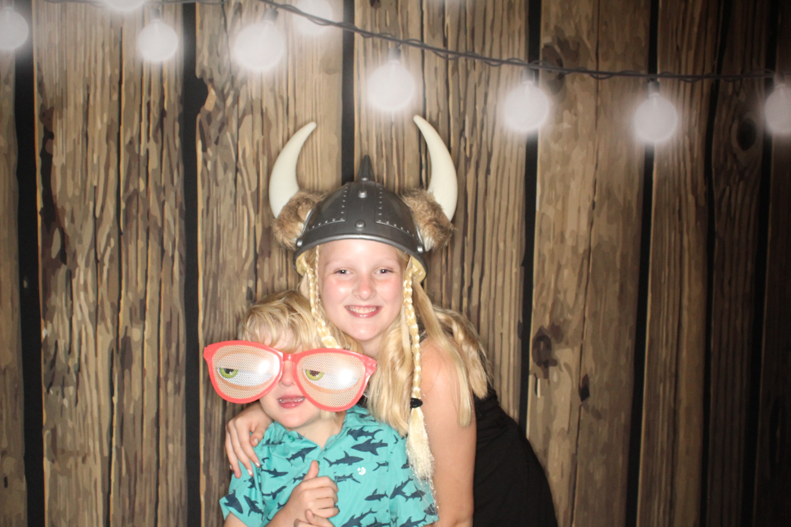 Staci and Matt's Wedding | View more photos from the event at gallery.photoboothbillings.com/u/PhotoBoothBillings/Staci-and-Matts-Wedding