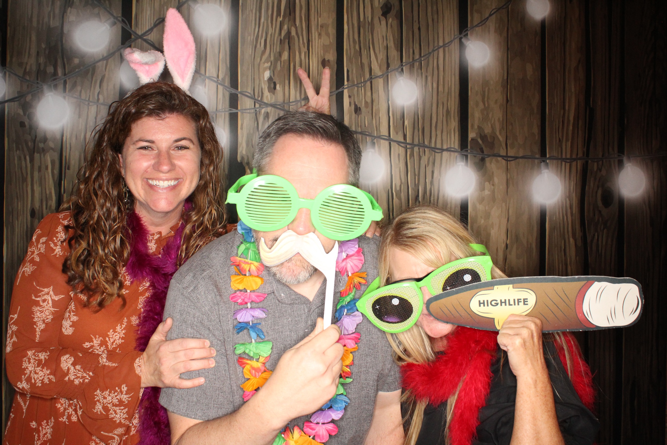 Staci and Matt's Wedding | View more photos from the event at gallery.photoboothbillings.com/u/PhotoBoothBillings/Staci-and-Matts-Wedding