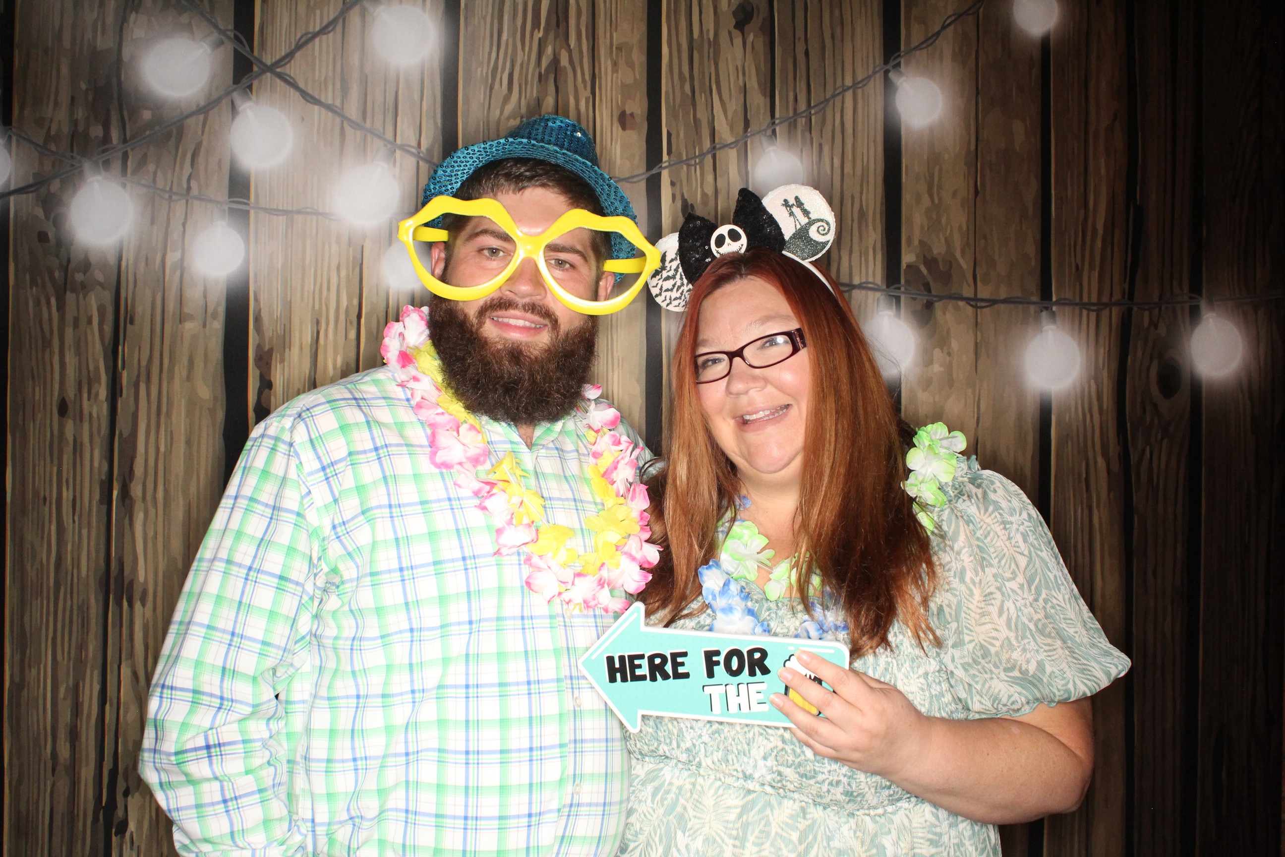 Staci and Matt's Wedding | View more photos from the event at gallery.photoboothbillings.com/u/PhotoBoothBillings/Staci-and-Matts-Wedding