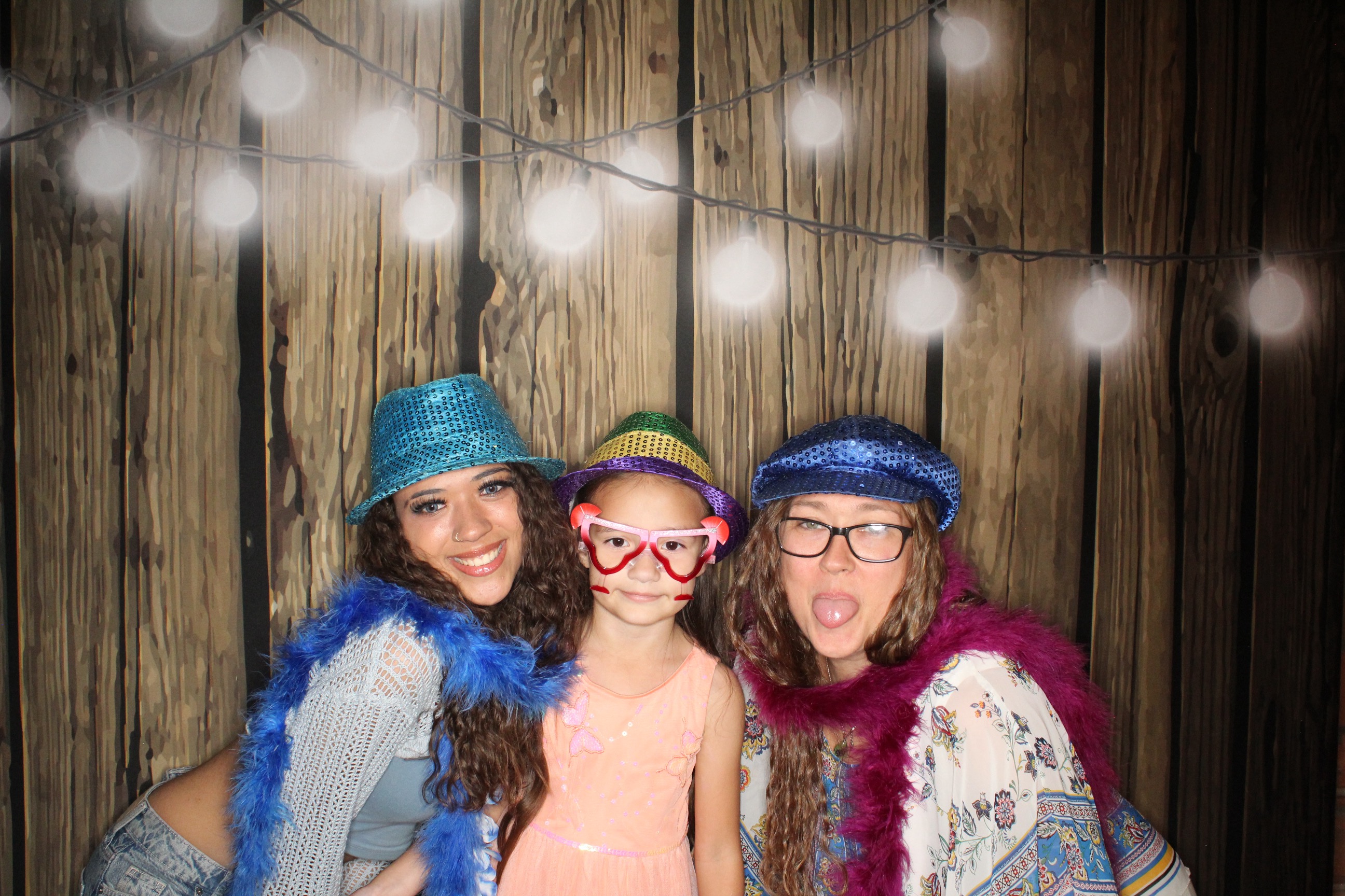 Staci and Matt's Wedding | View more photos from the event at gallery.photoboothbillings.com/u/PhotoBoothBillings/Staci-and-Matts-Wedding