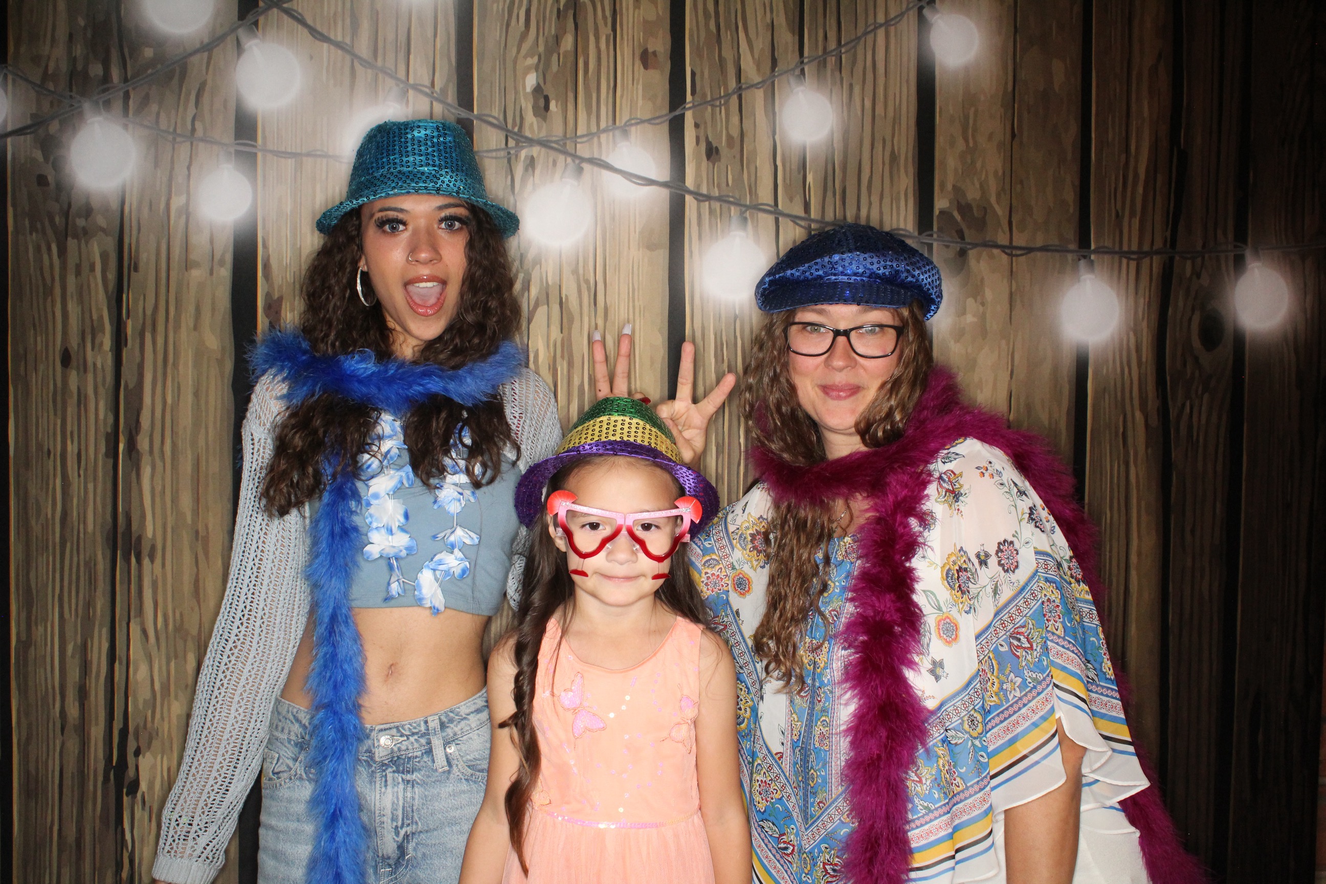 Staci and Matt's Wedding | View more photos from the event at gallery.photoboothbillings.com/u/PhotoBoothBillings/Staci-and-Matts-Wedding