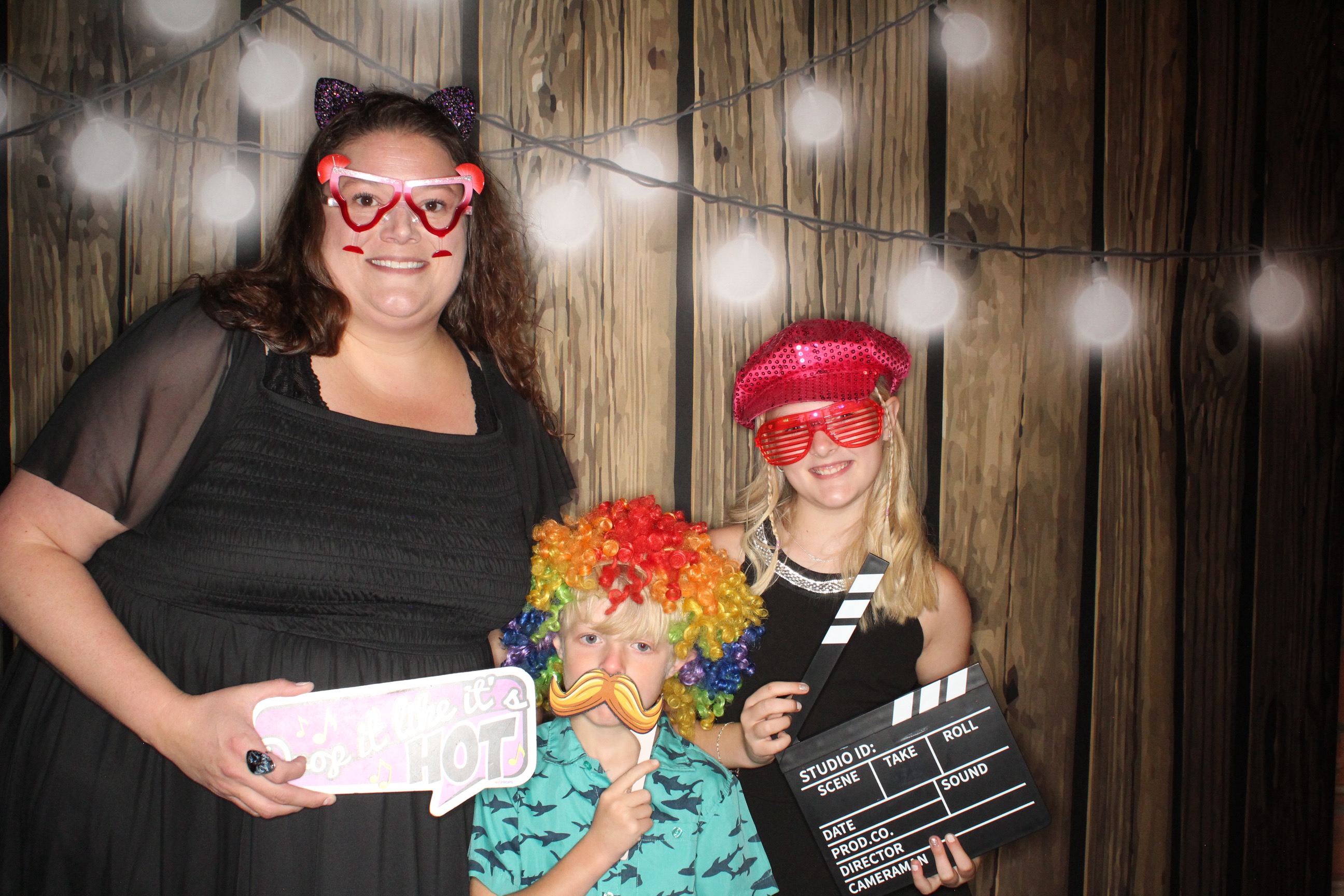 Staci and Matt's Wedding | View more photos from the event at gallery.photoboothbillings.com/u/PhotoBoothBillings/Staci-and-Matts-Wedding