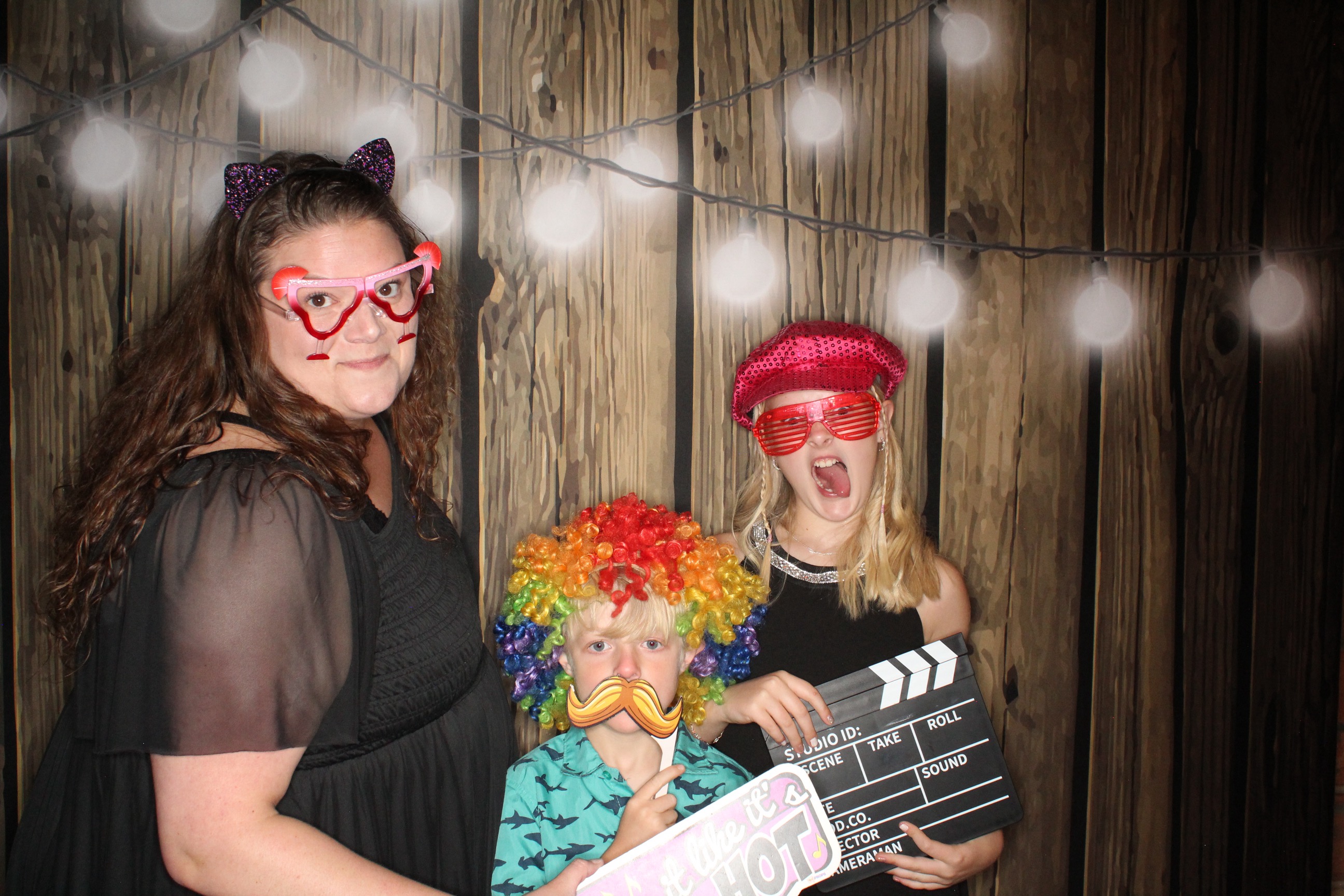 Staci and Matt's Wedding | View more photos from the event at gallery.photoboothbillings.com/u/PhotoBoothBillings/Staci-and-Matts-Wedding