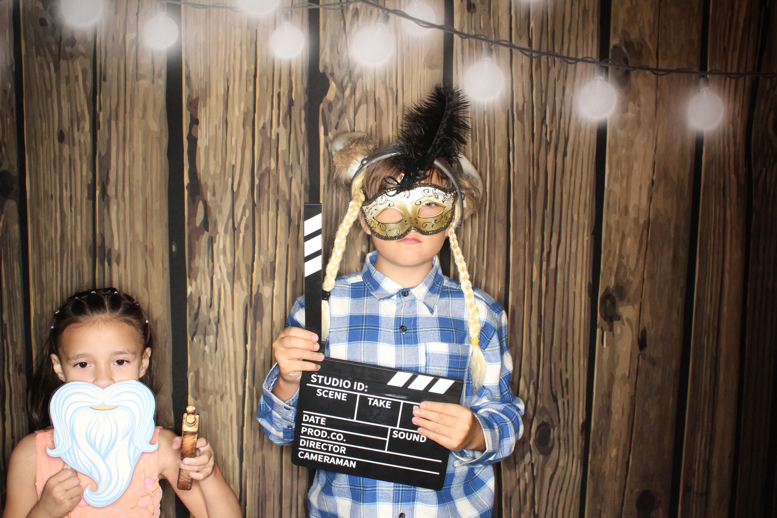 Staci and Matt's Wedding | View more photos from the event at gallery.photoboothbillings.com/u/PhotoBoothBillings/Staci-and-Matts-Wedding