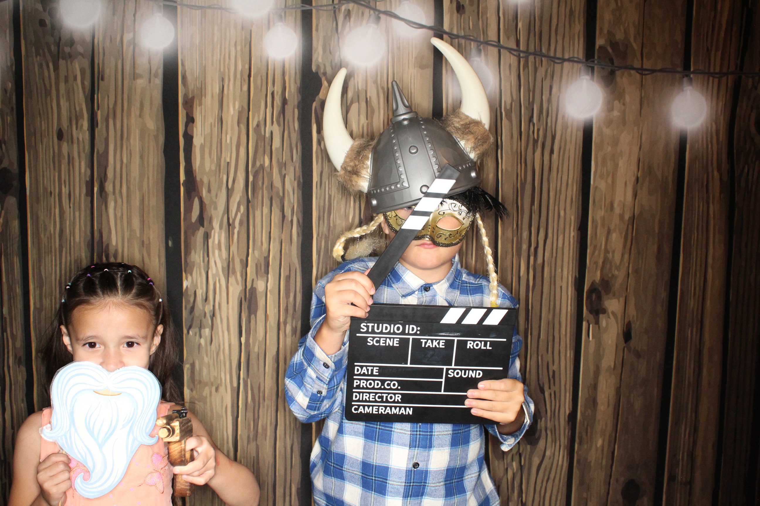 Staci and Matt's Wedding | View more photos from the event at gallery.photoboothbillings.com/u/PhotoBoothBillings/Staci-and-Matts-Wedding