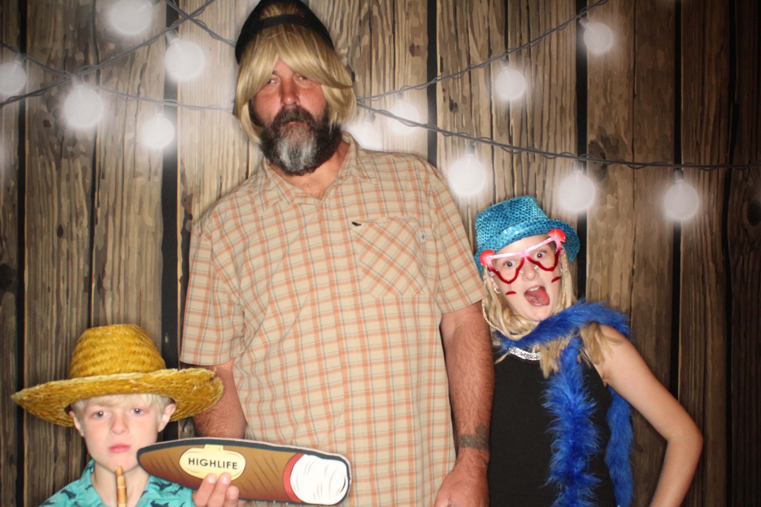 Staci and Matt's Wedding | View more photos from the event at gallery.photoboothbillings.com/u/PhotoBoothBillings/Staci-and-Matts-Wedding