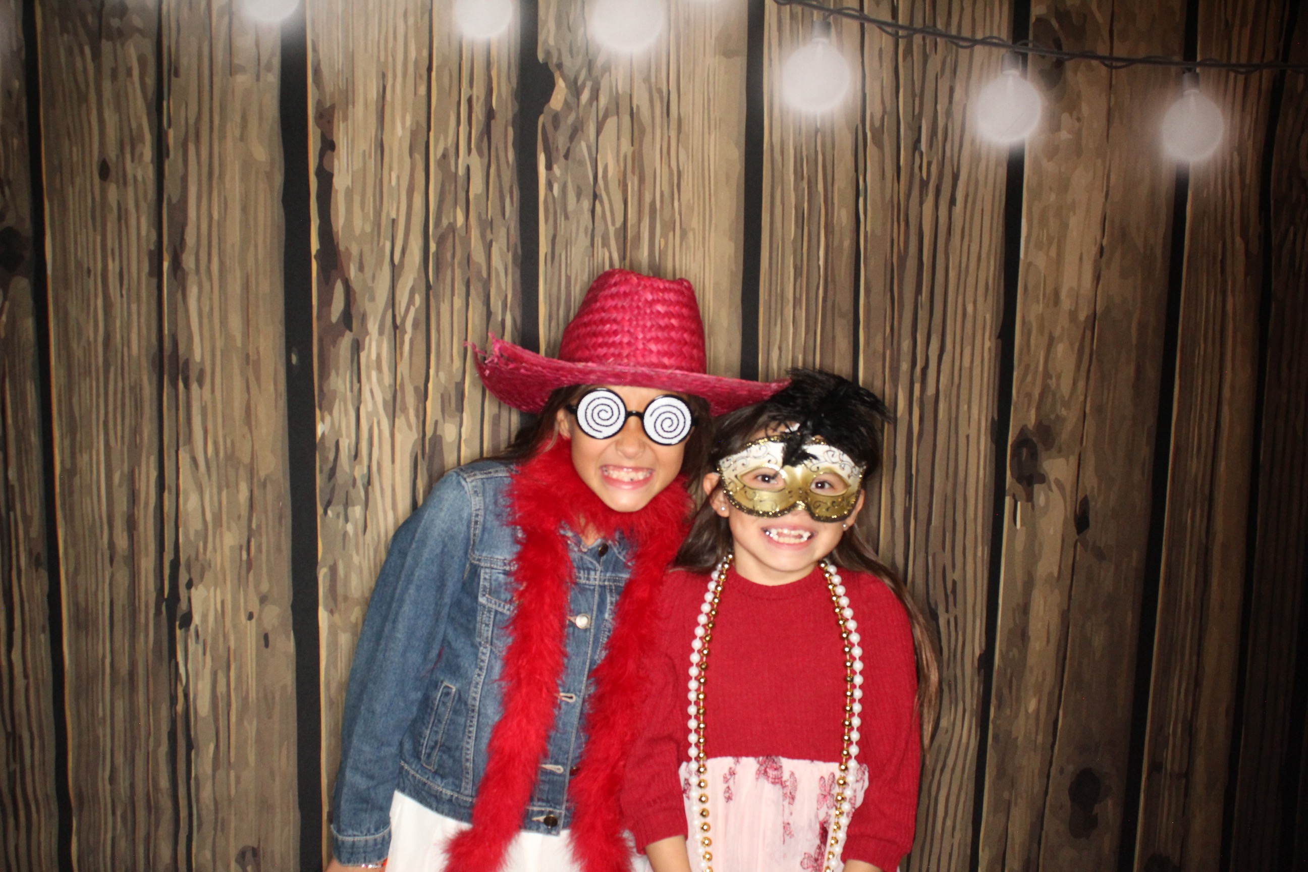 Staci and Matt's Wedding | View more photos from the event at gallery.photoboothbillings.com/u/PhotoBoothBillings/Staci-and-Matts-Wedding