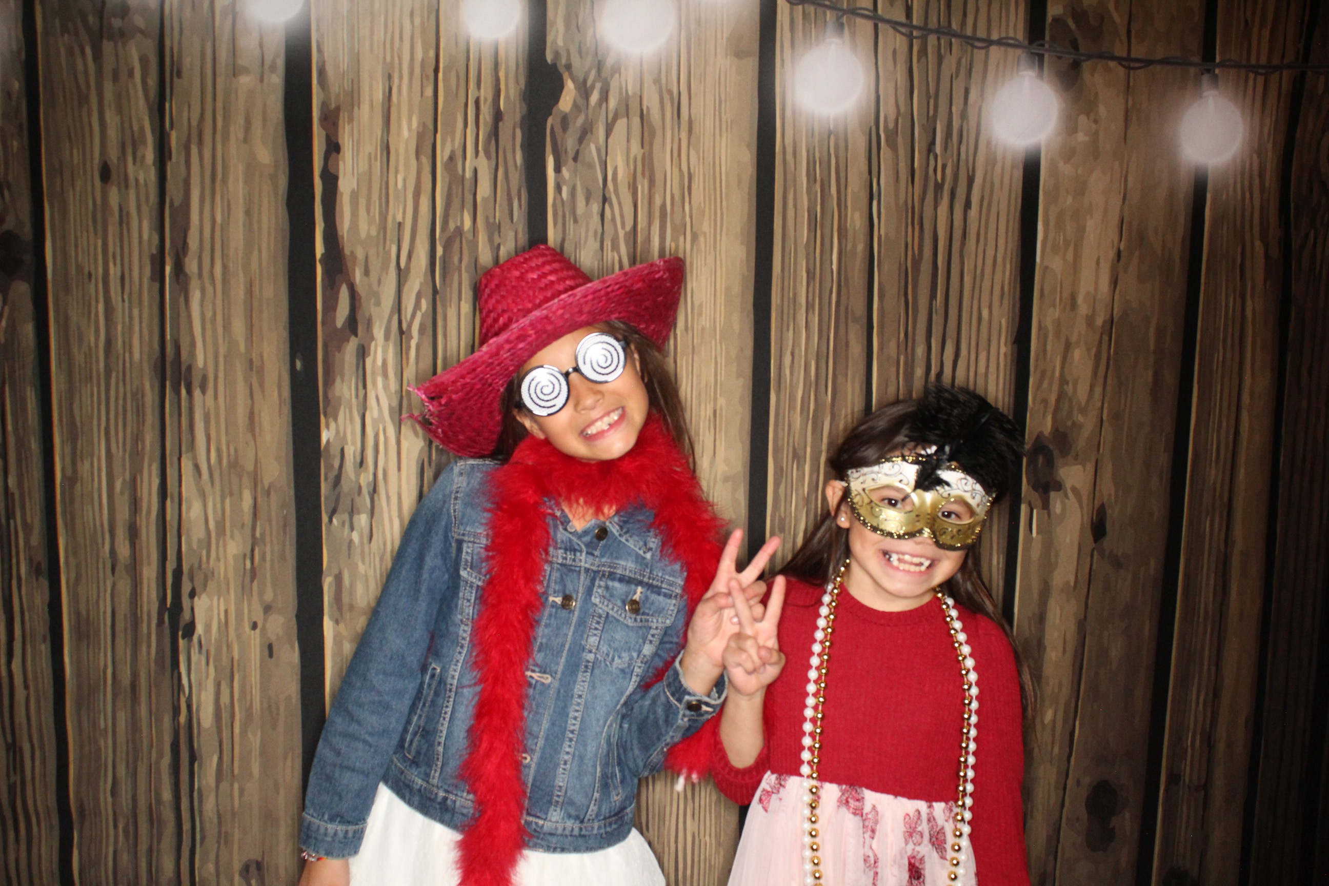 Staci and Matt's Wedding | View more photos from the event at gallery.photoboothbillings.com/u/PhotoBoothBillings/Staci-and-Matts-Wedding