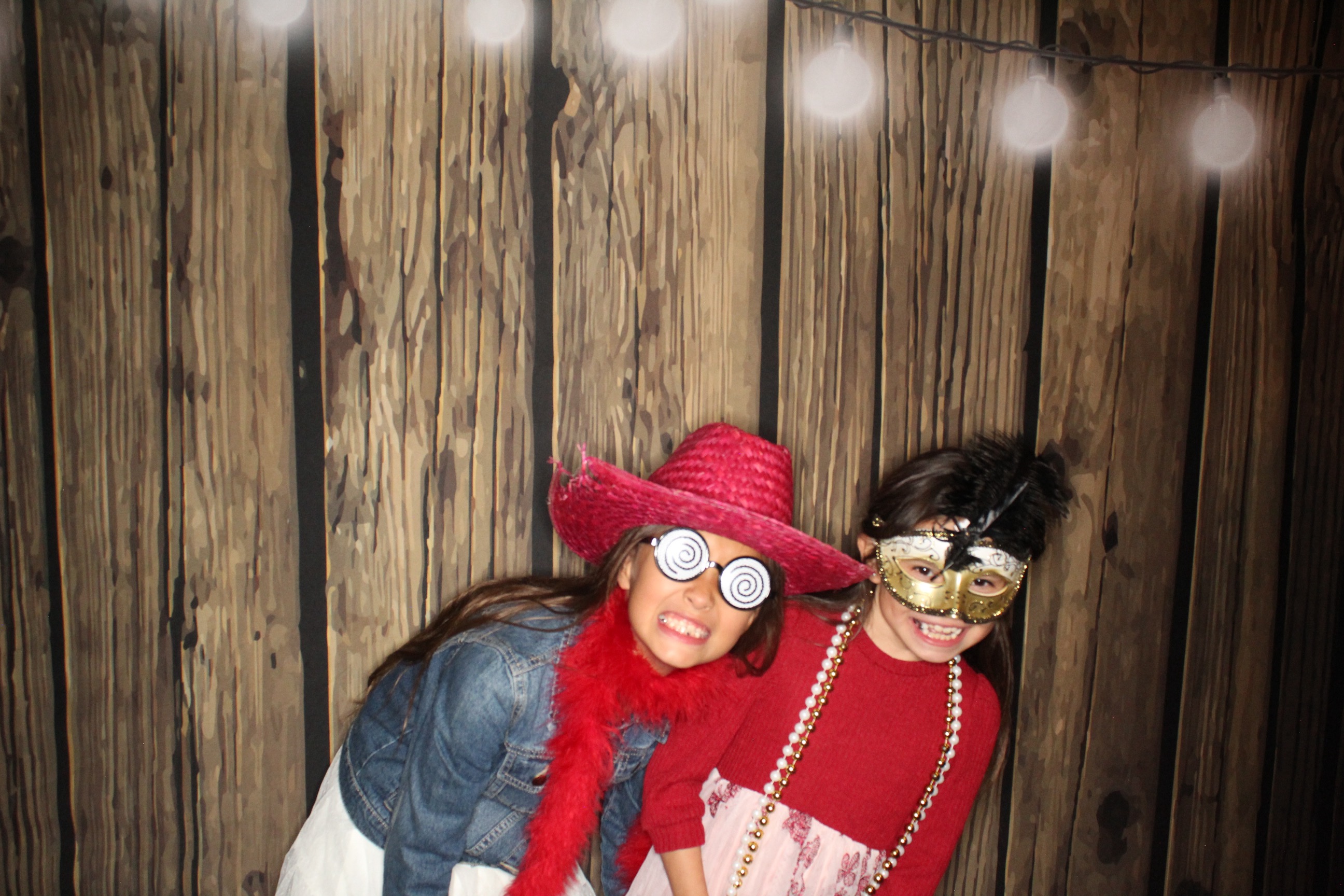 Staci and Matt's Wedding | View more photos from the event at gallery.photoboothbillings.com/u/PhotoBoothBillings/Staci-and-Matts-Wedding