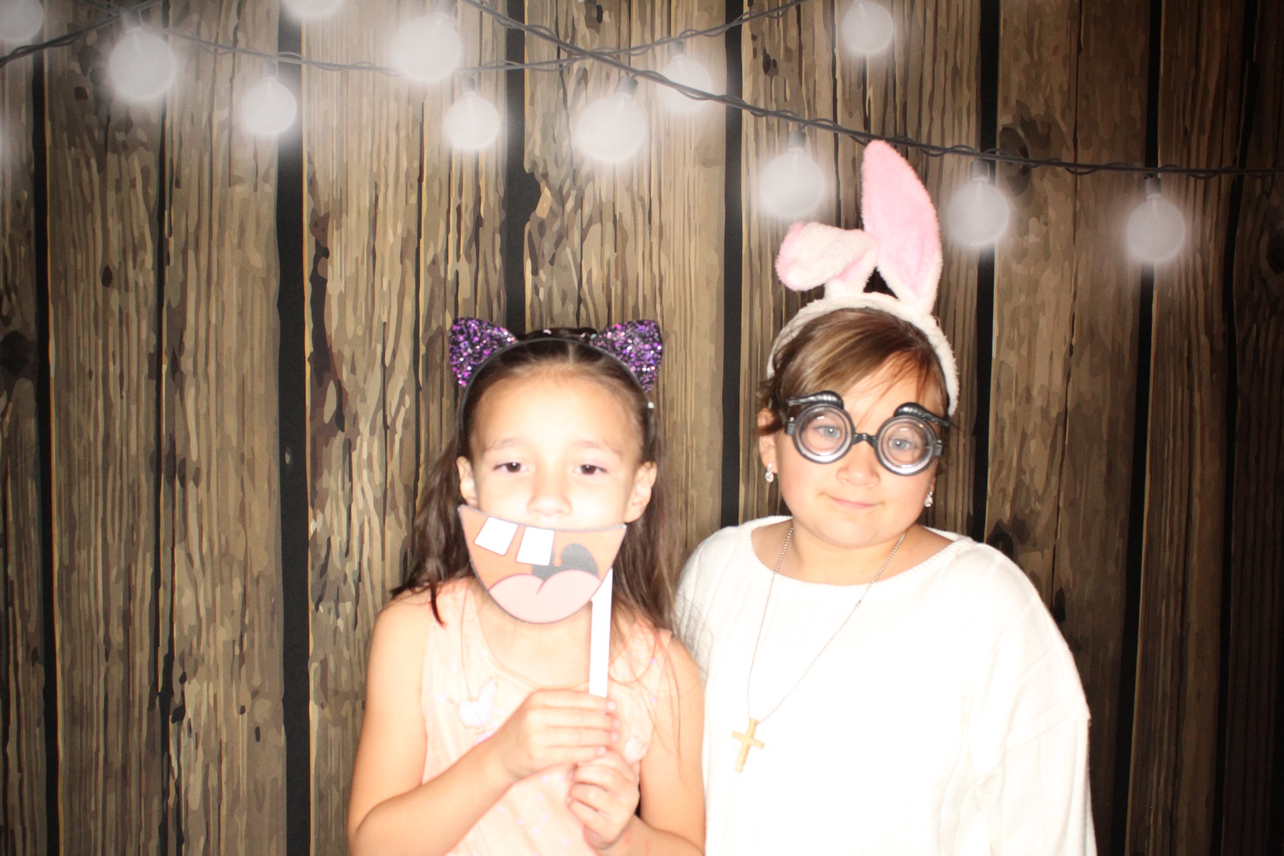 Staci and Matt's Wedding | View more photos from the event at gallery.photoboothbillings.com/u/PhotoBoothBillings/Staci-and-Matts-Wedding