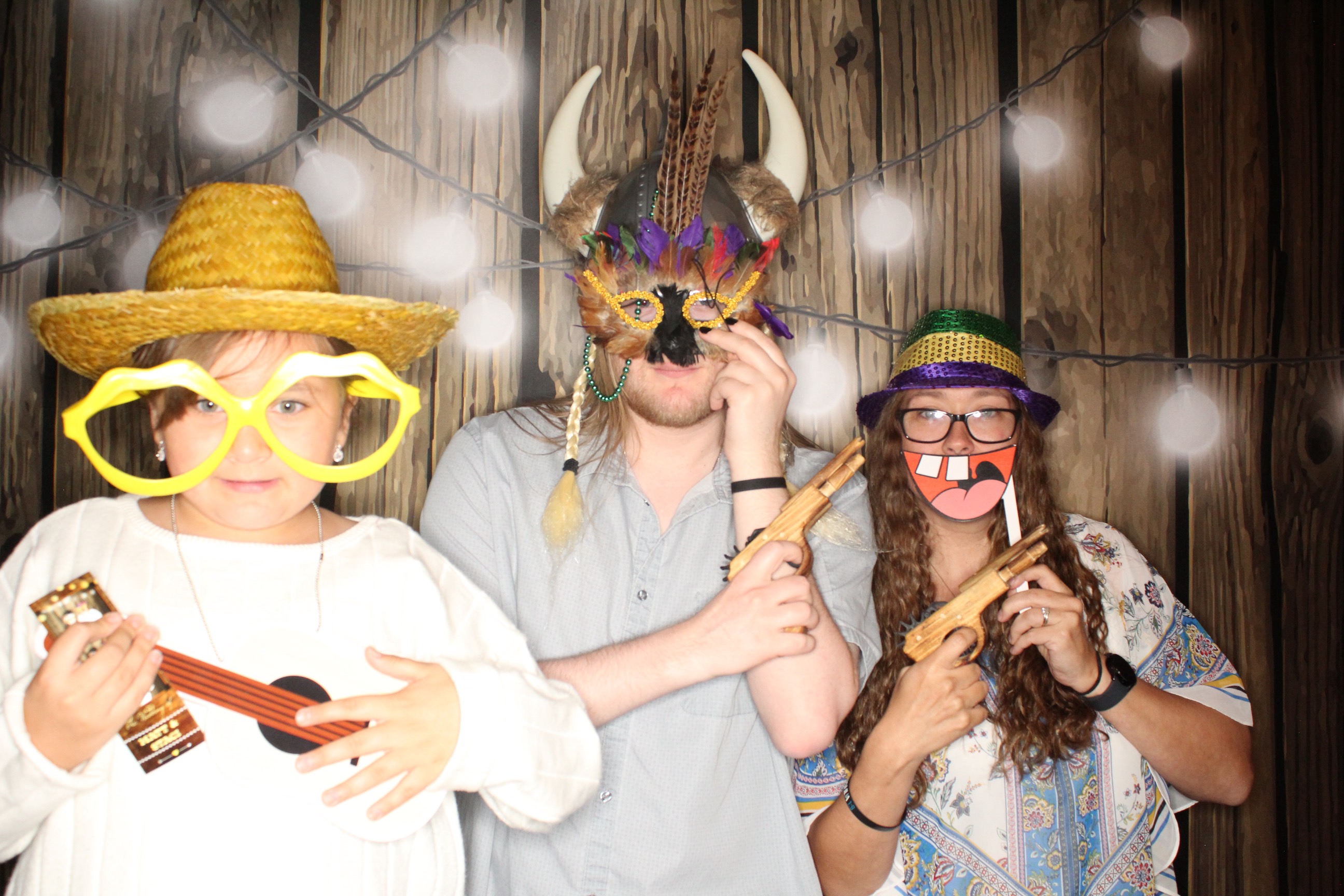 Staci and Matt's Wedding | View more photos from the event at gallery.photoboothbillings.com/u/PhotoBoothBillings/Staci-and-Matts-Wedding