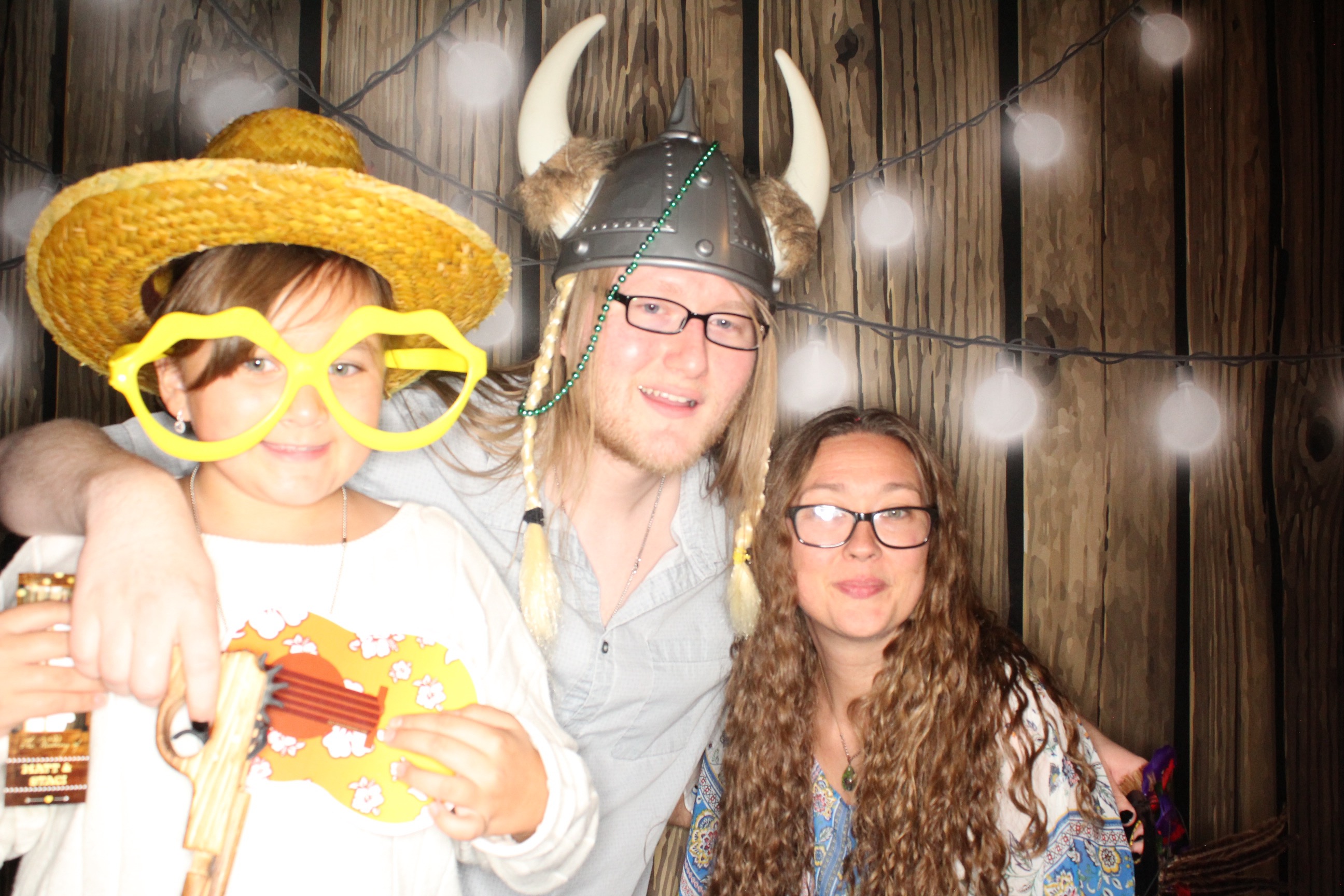 Staci and Matt's Wedding | View more photos from the event at gallery.photoboothbillings.com/u/PhotoBoothBillings/Staci-and-Matts-Wedding