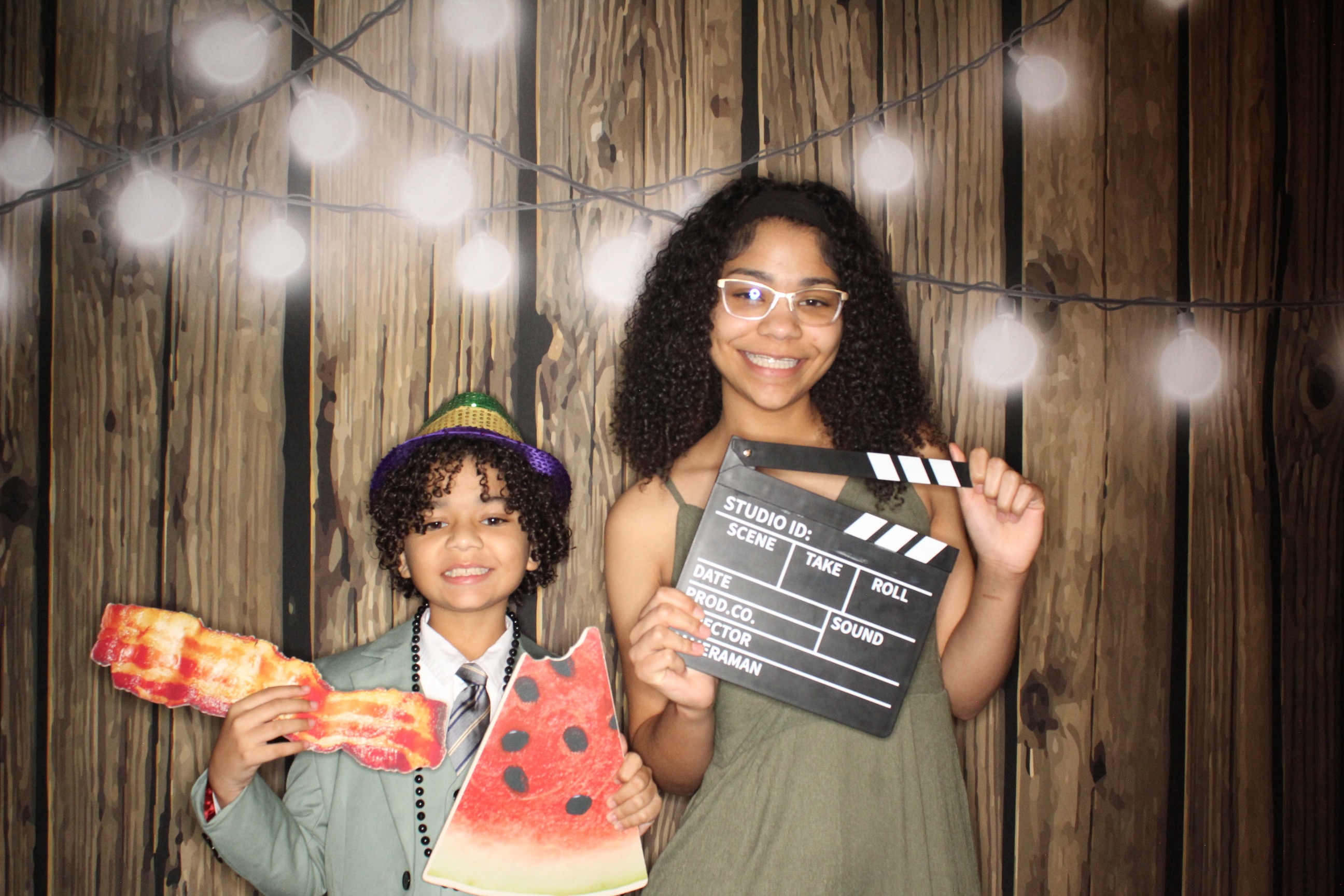 Staci and Matt's Wedding | View more photos from the event at gallery.photoboothbillings.com/u/PhotoBoothBillings/Staci-and-Matts-Wedding