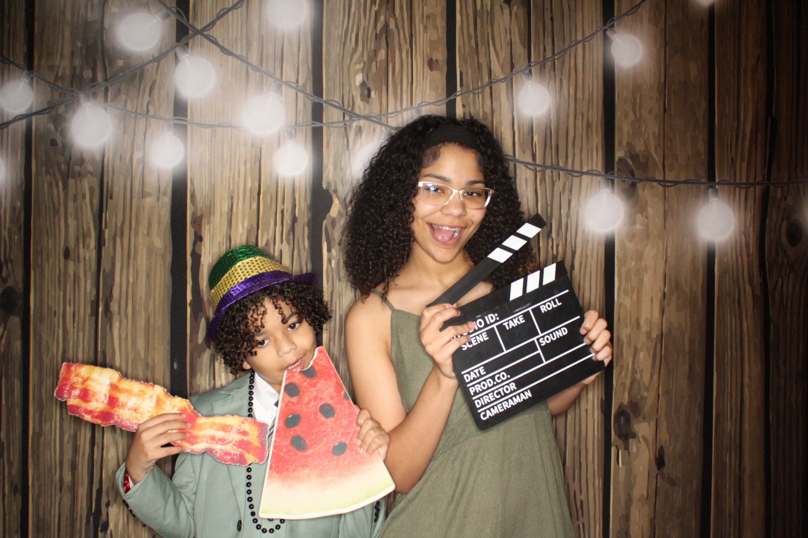 Staci and Matt's Wedding | View more photos from the event at gallery.photoboothbillings.com/u/PhotoBoothBillings/Staci-and-Matts-Wedding