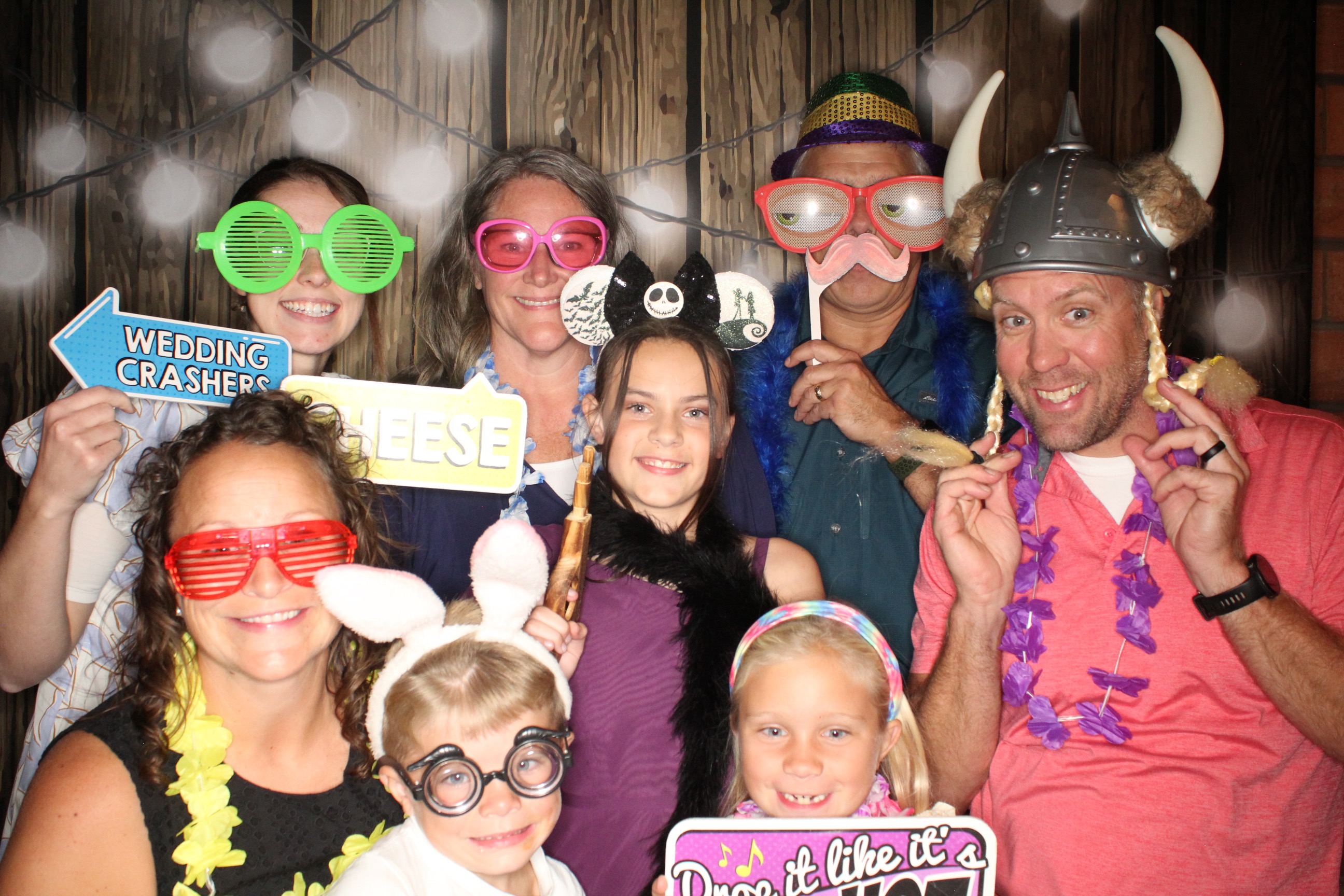 Staci and Matt's Wedding | View more photos from the event at gallery.photoboothbillings.com/u/PhotoBoothBillings/Staci-and-Matts-Wedding