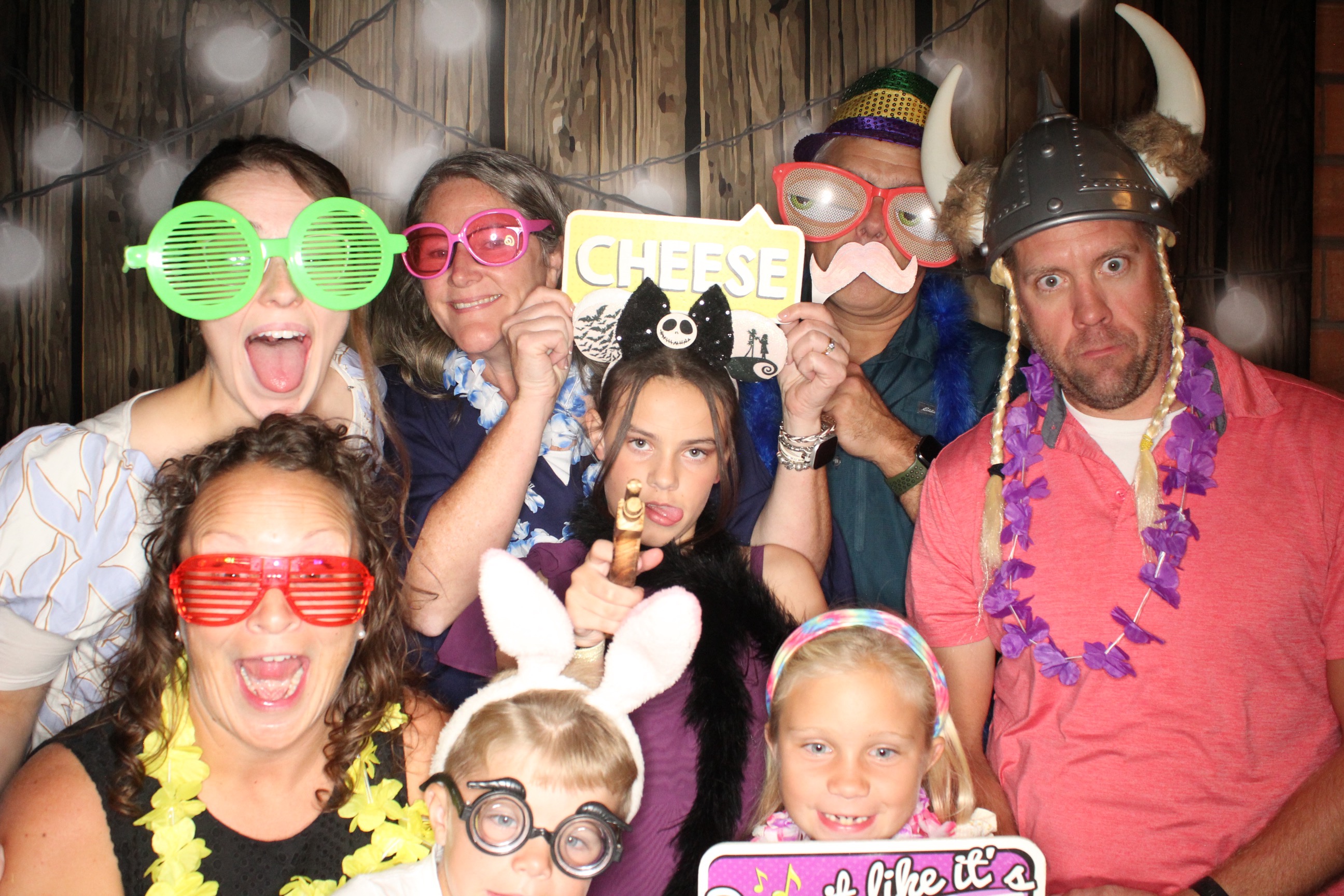 Staci and Matt's Wedding | View more photos from the event at gallery.photoboothbillings.com/u/PhotoBoothBillings/Staci-and-Matts-Wedding